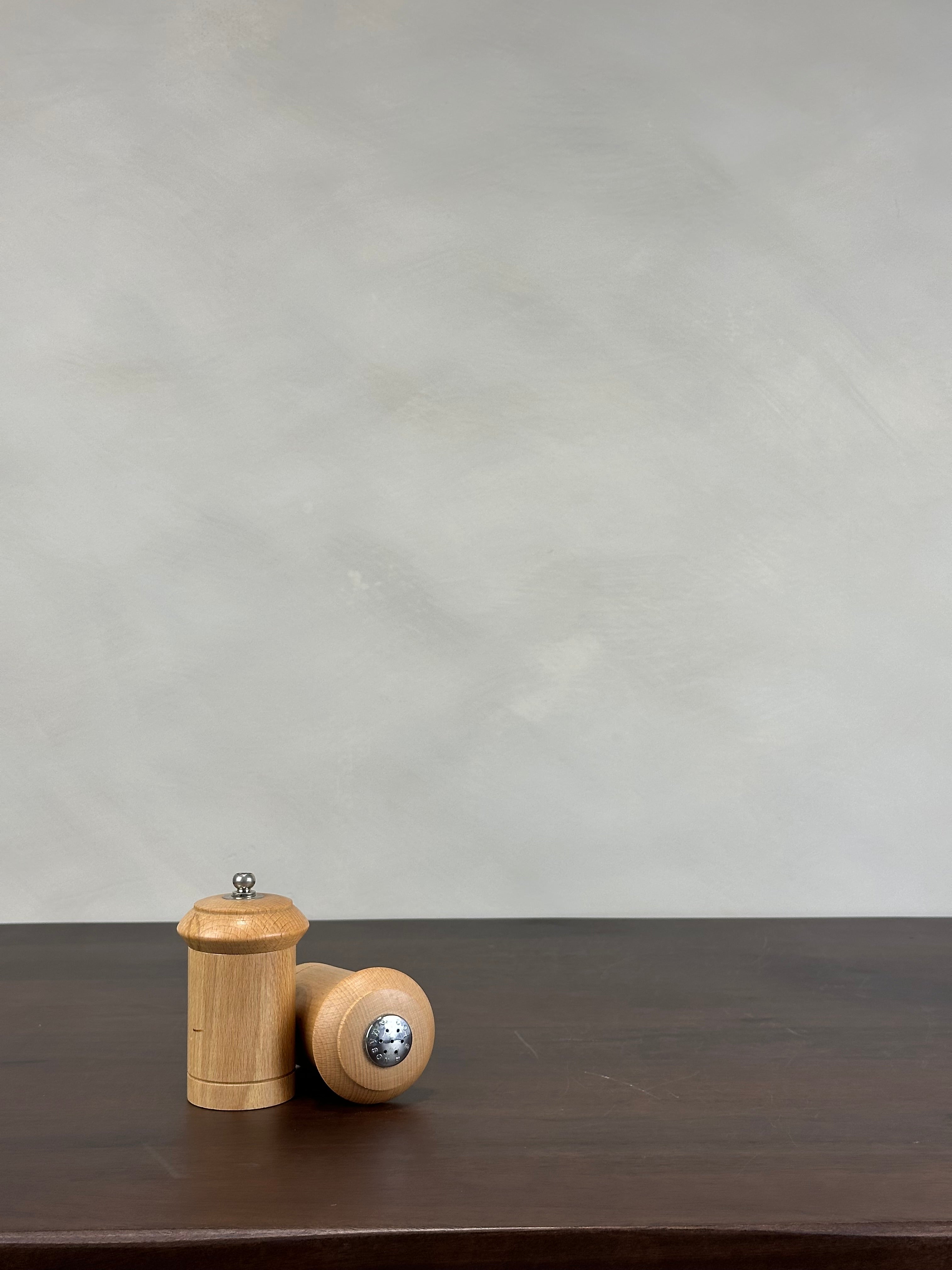 WOODEN SALT AND PEPPER SET