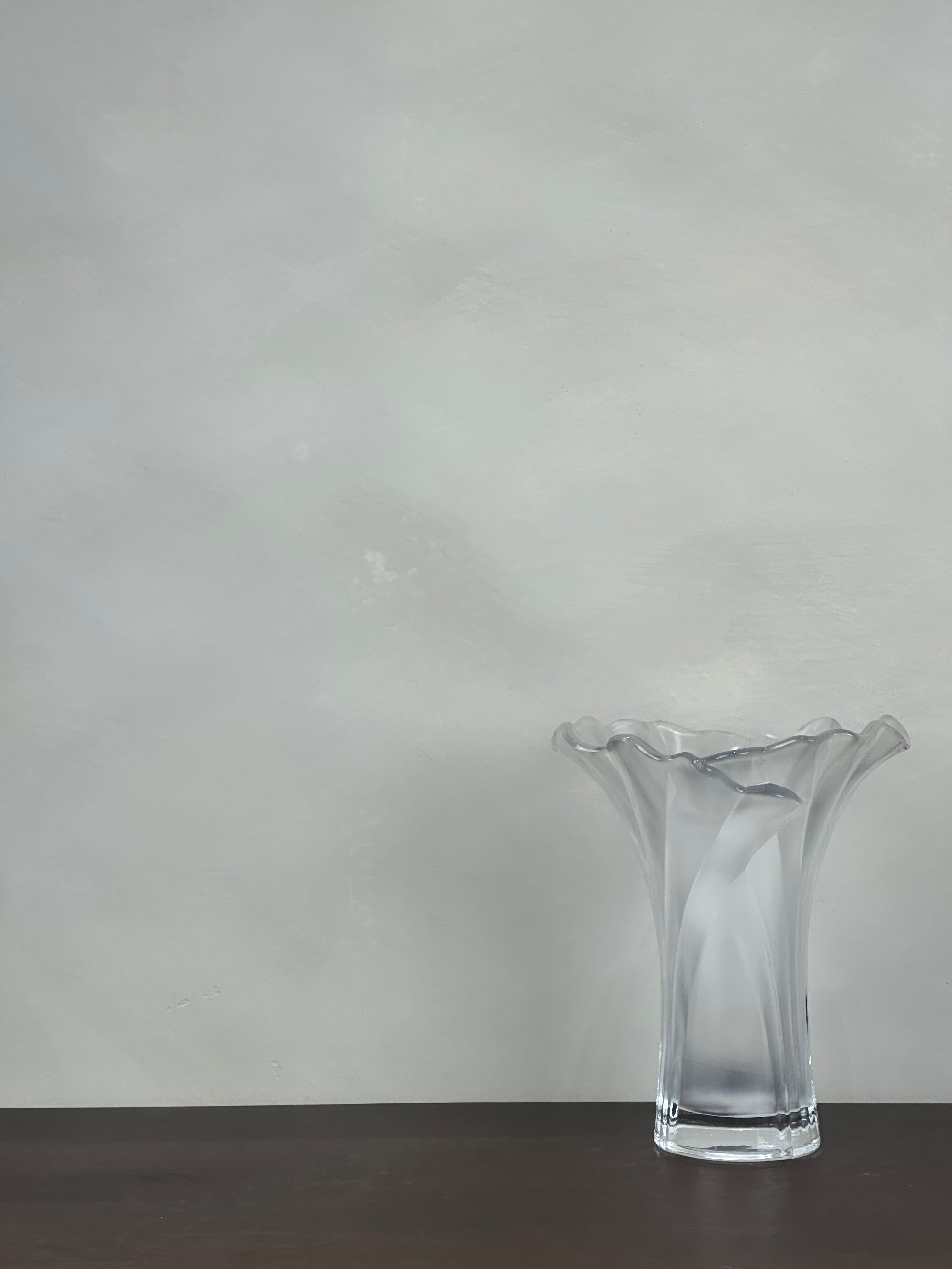 FROSTED PEDAL VASE