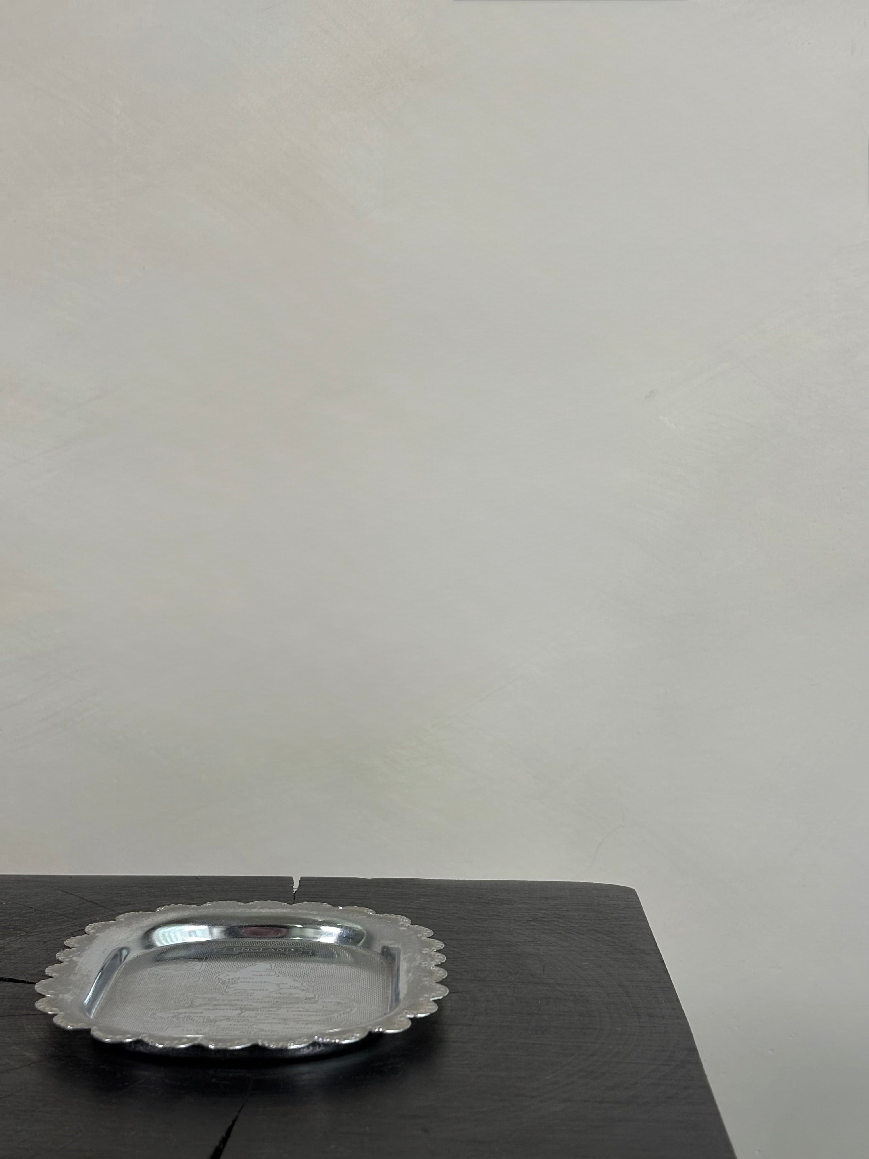 SCALLOPED TRAY