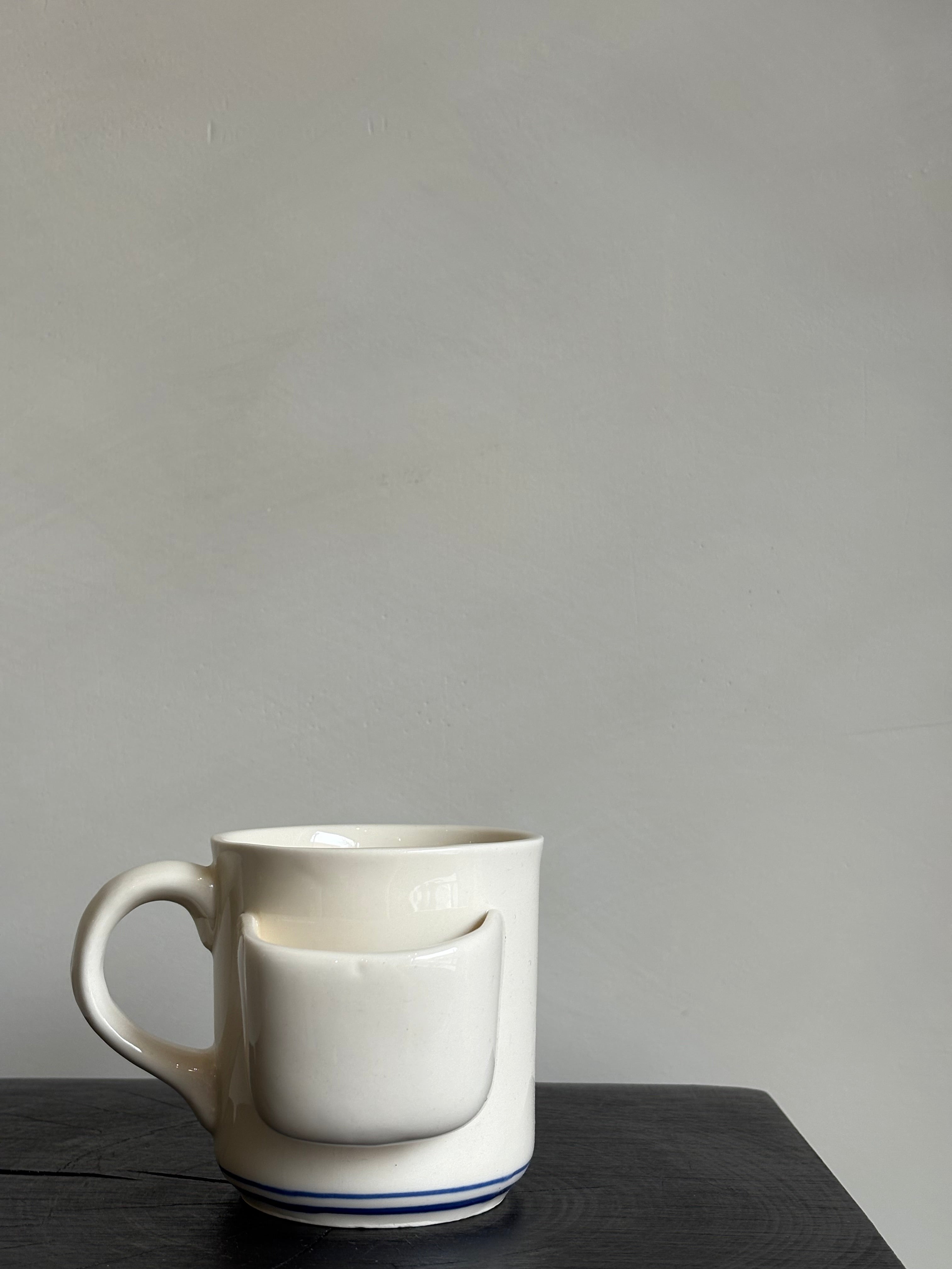 MUG WITH SPOON POUCH