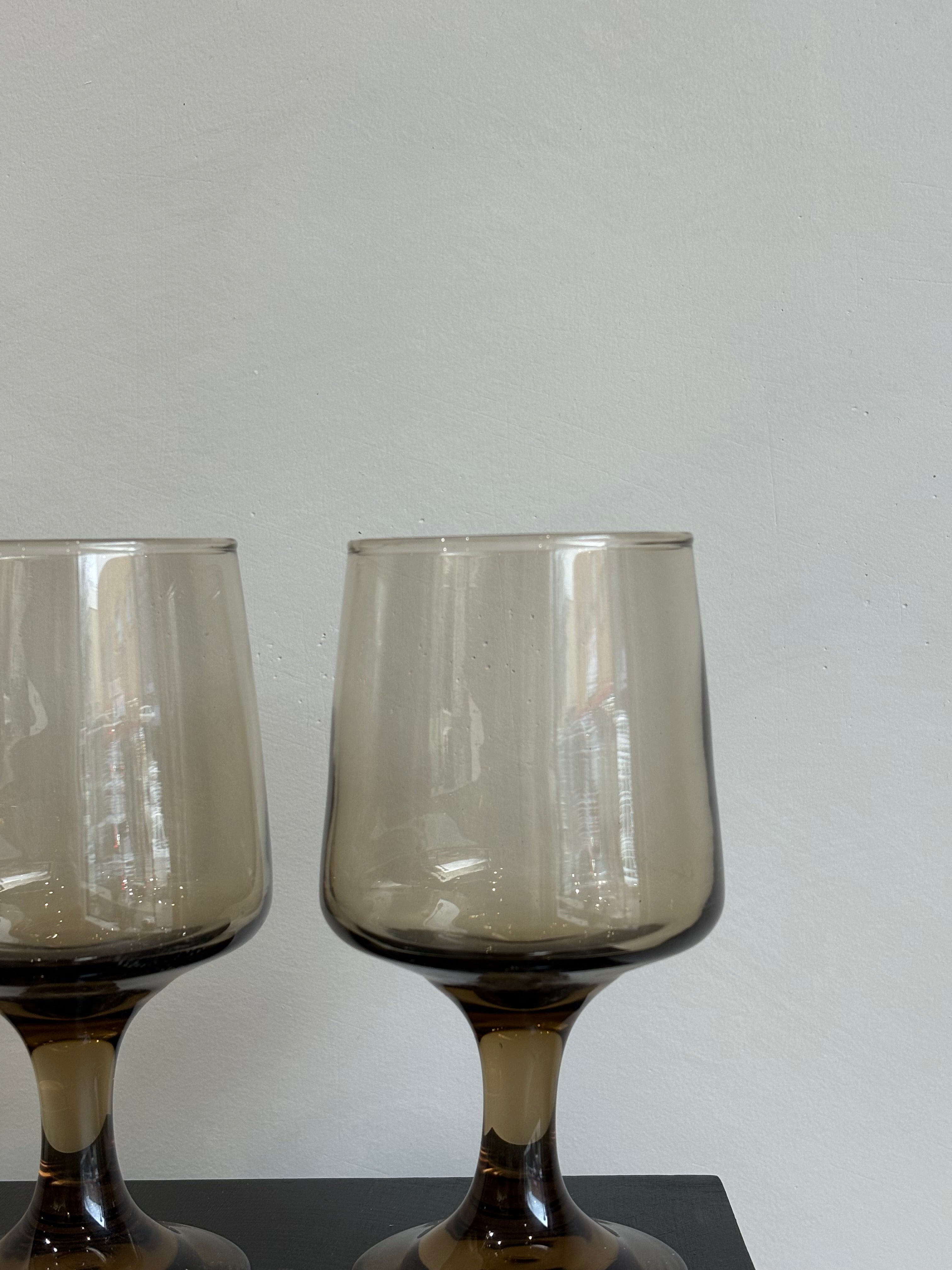 AMBER WINE GLASS