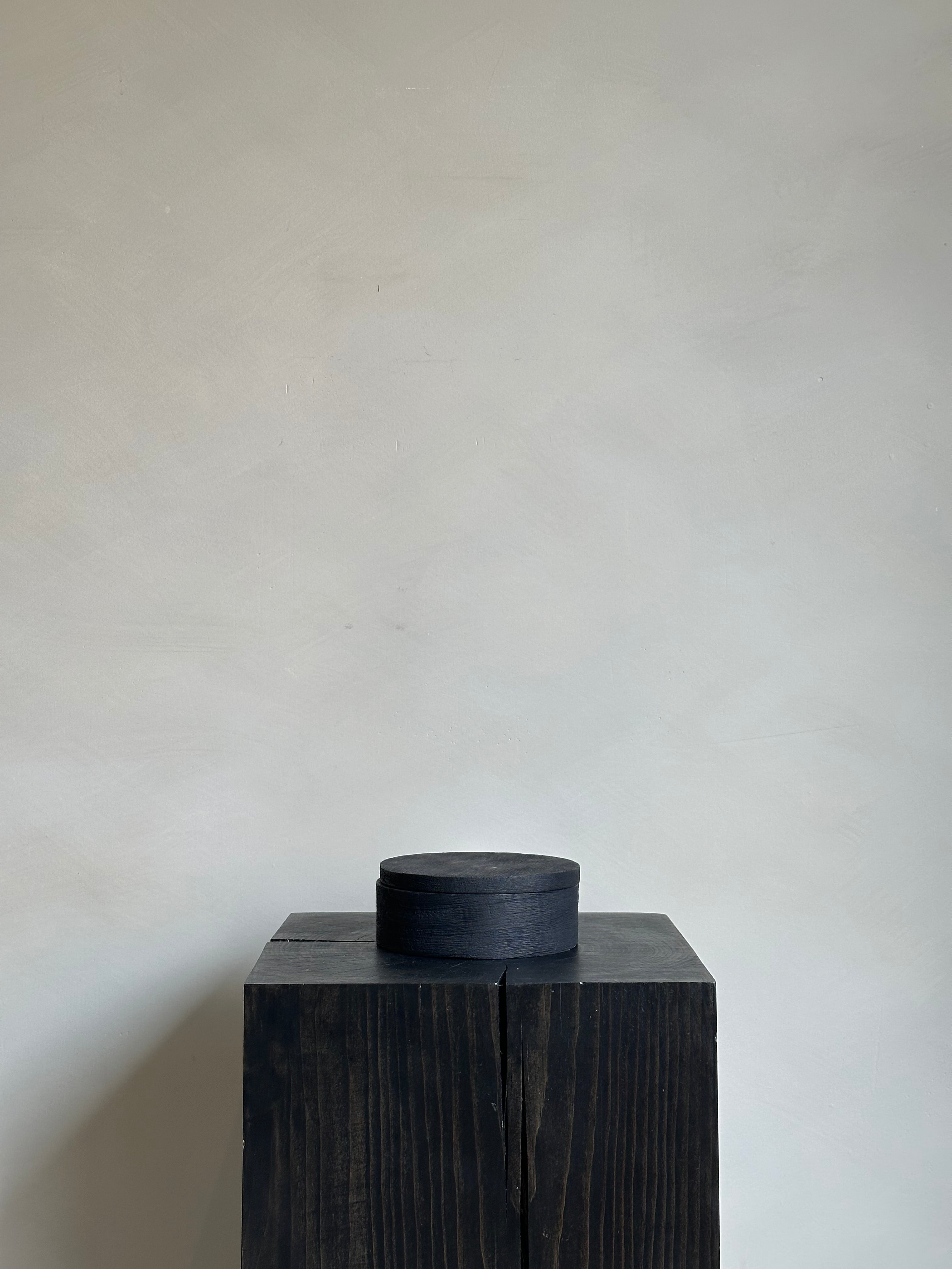 BLACK WOOD BOX
