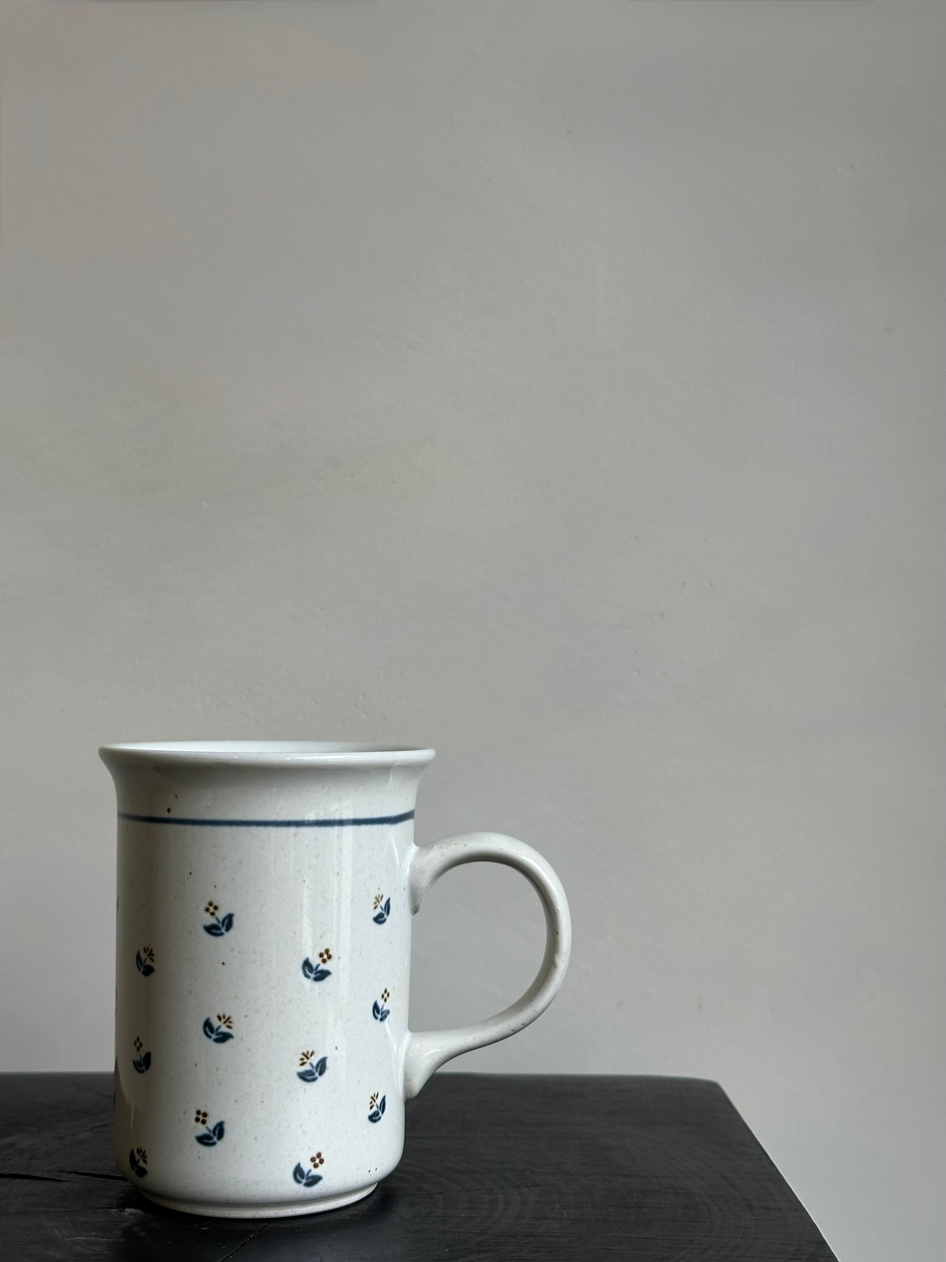 BLUE FLORAL MUG