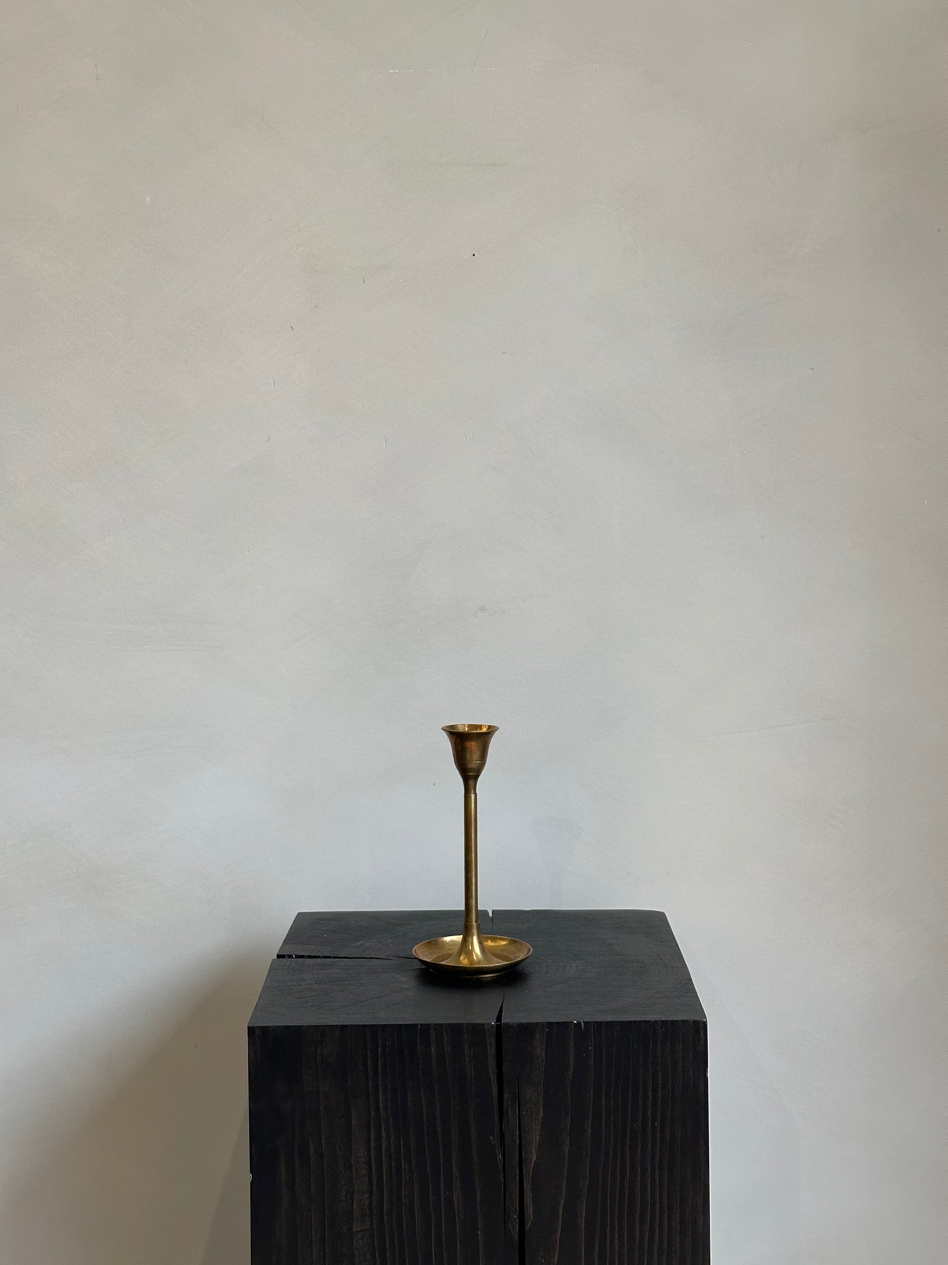 THIN CANDLE STICK