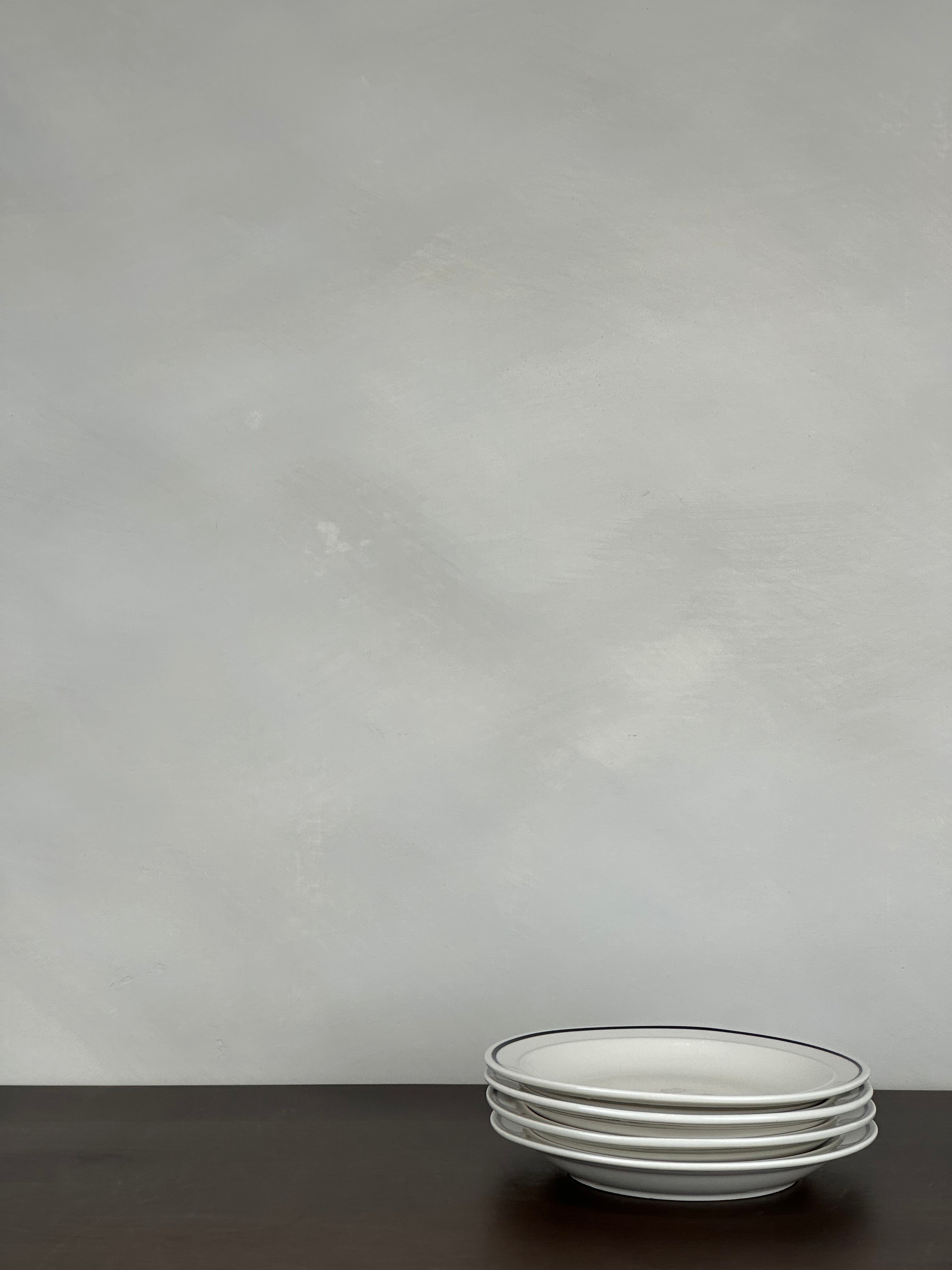 BLACK AND WHITE SIDE PLATE