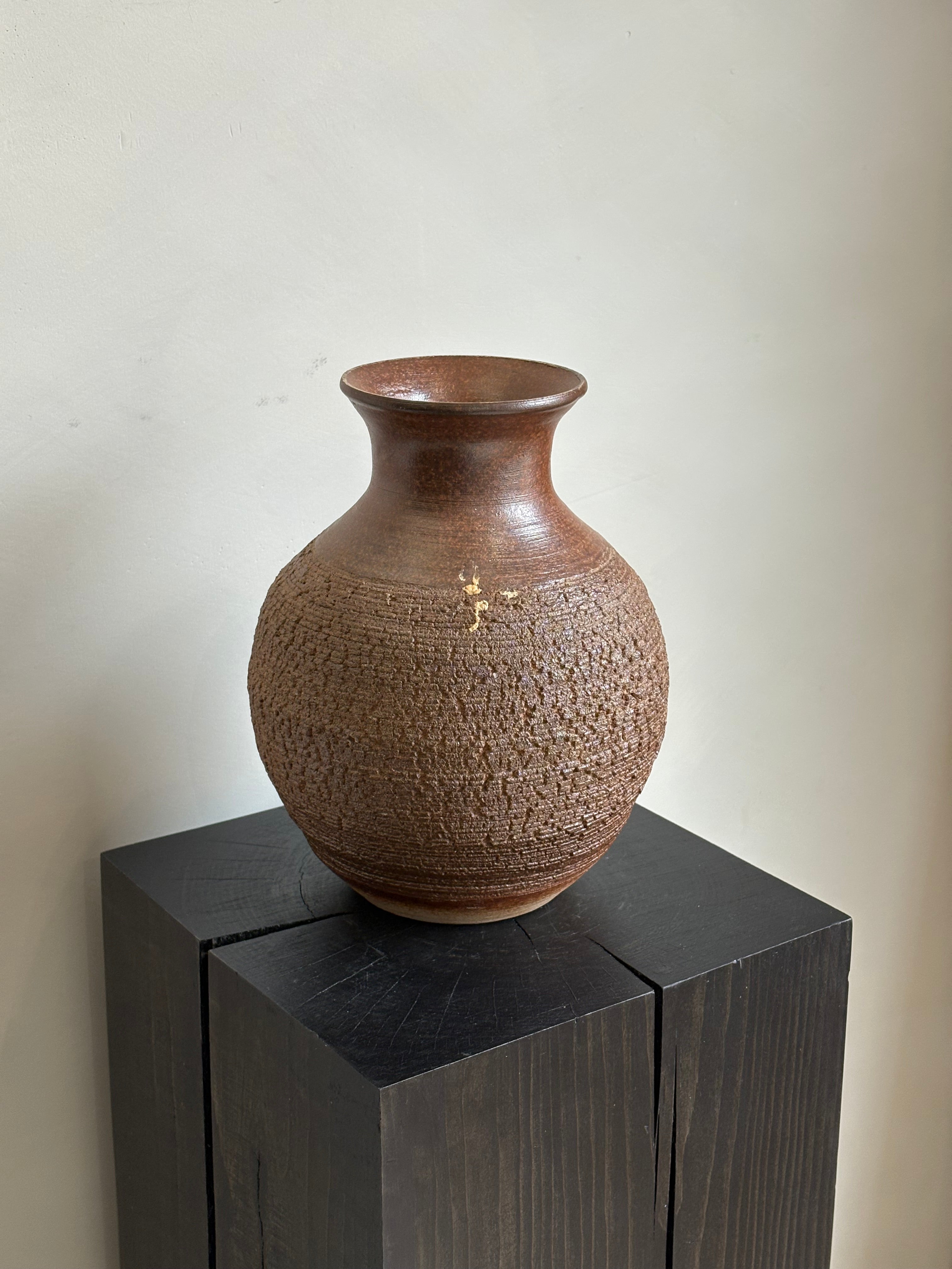 TEXTURED BROWN TAPERED VASE