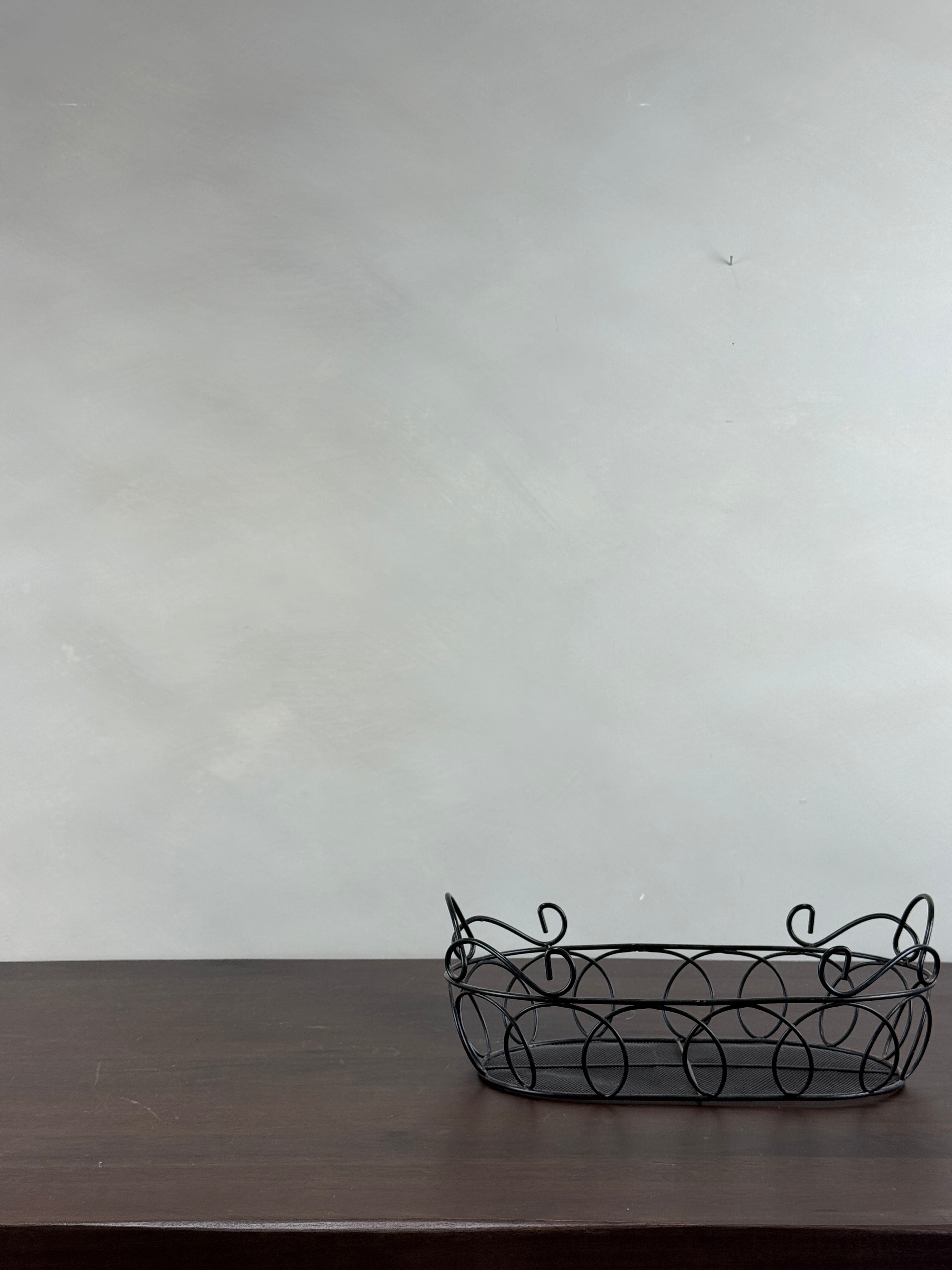 BLACK METAL BASKET