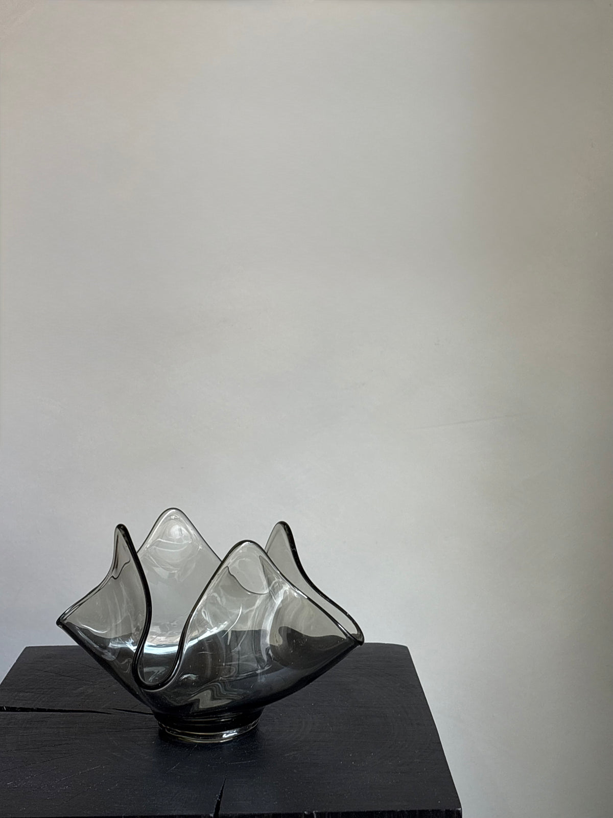 CHARCOAL GRAY BONBON DISH