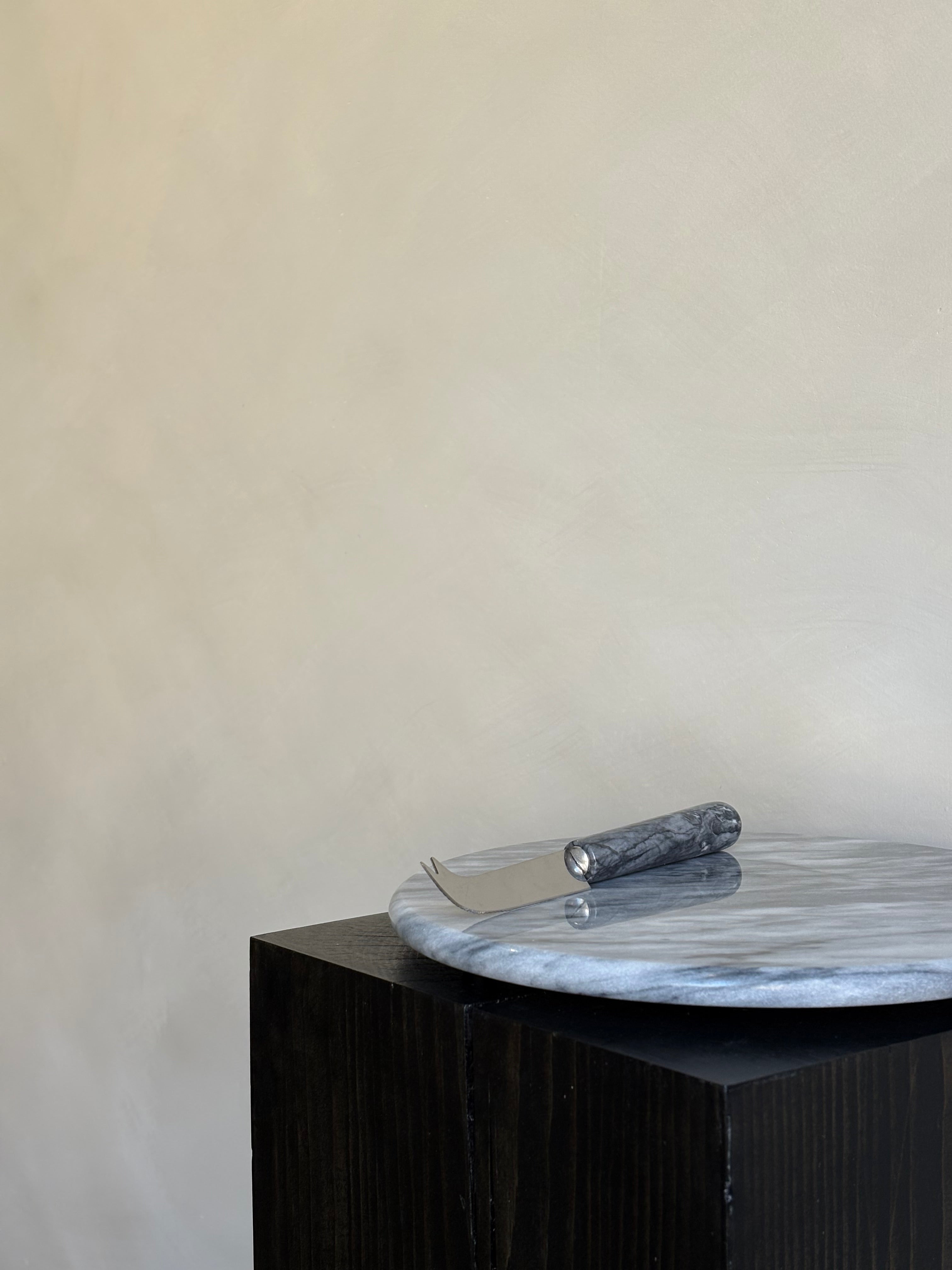 MARBLE CHEESE BOARD | GREY
