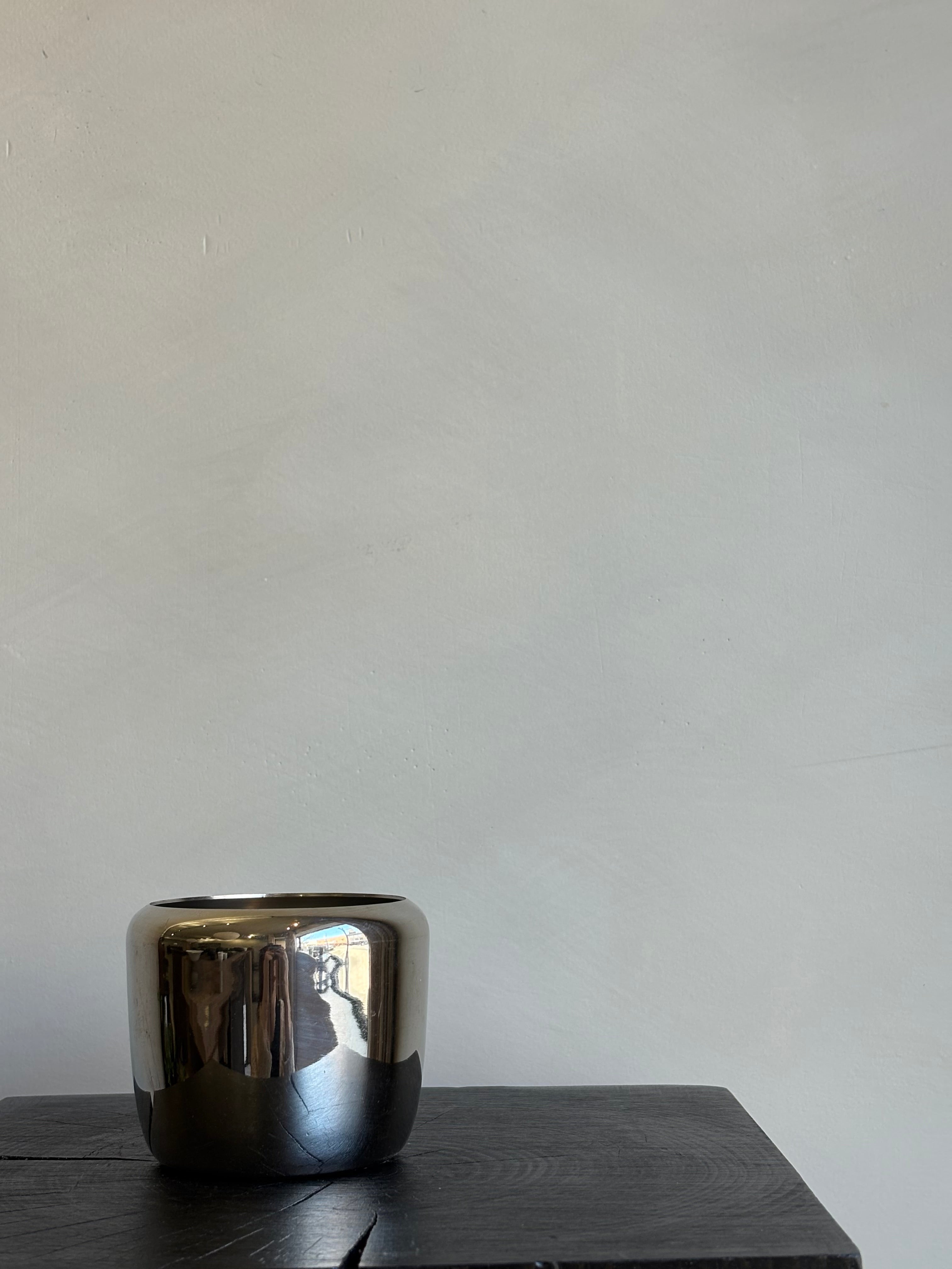 SHORT CHROME VESSEL