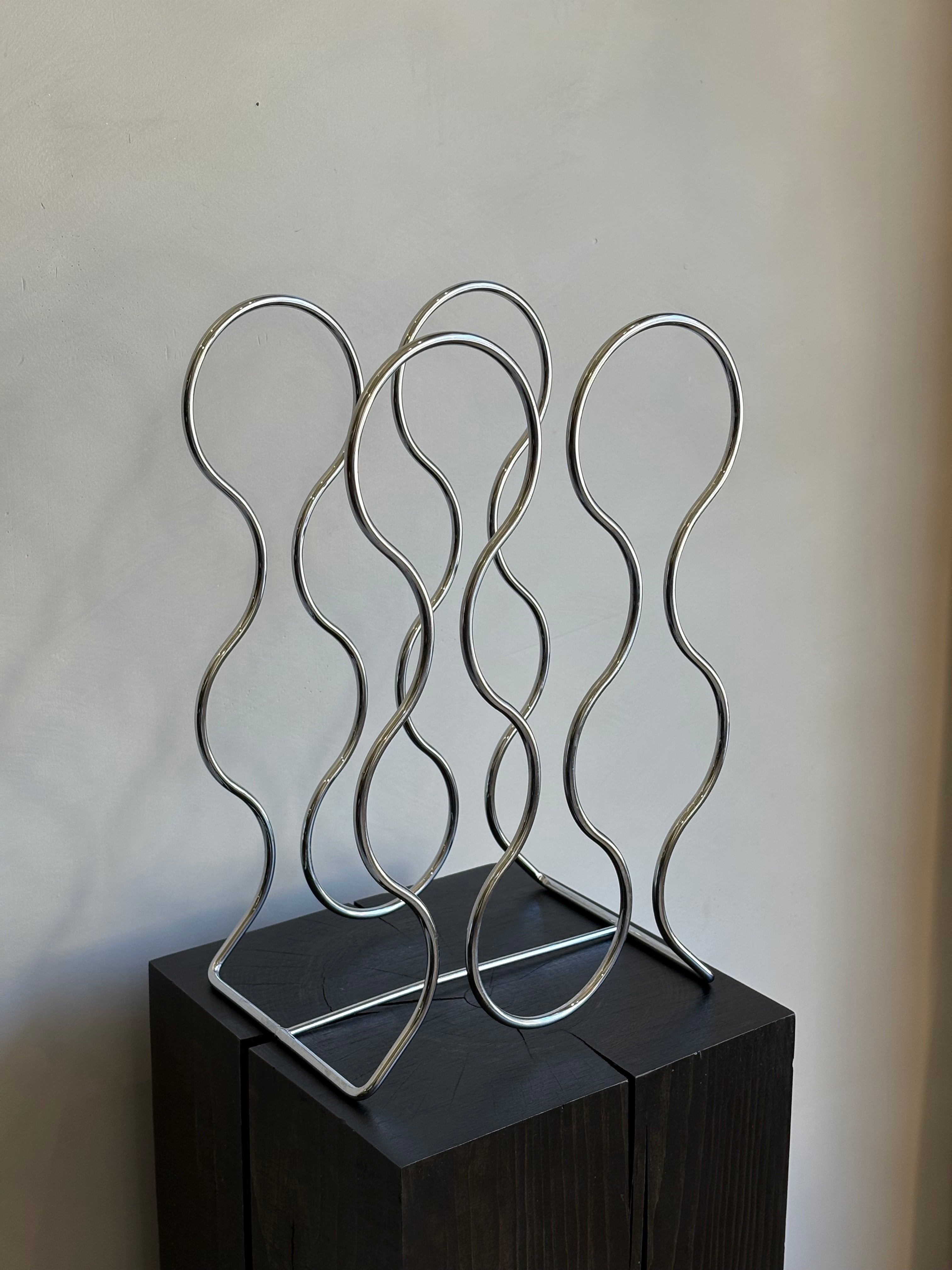 SLIM WAVY WINE RACK