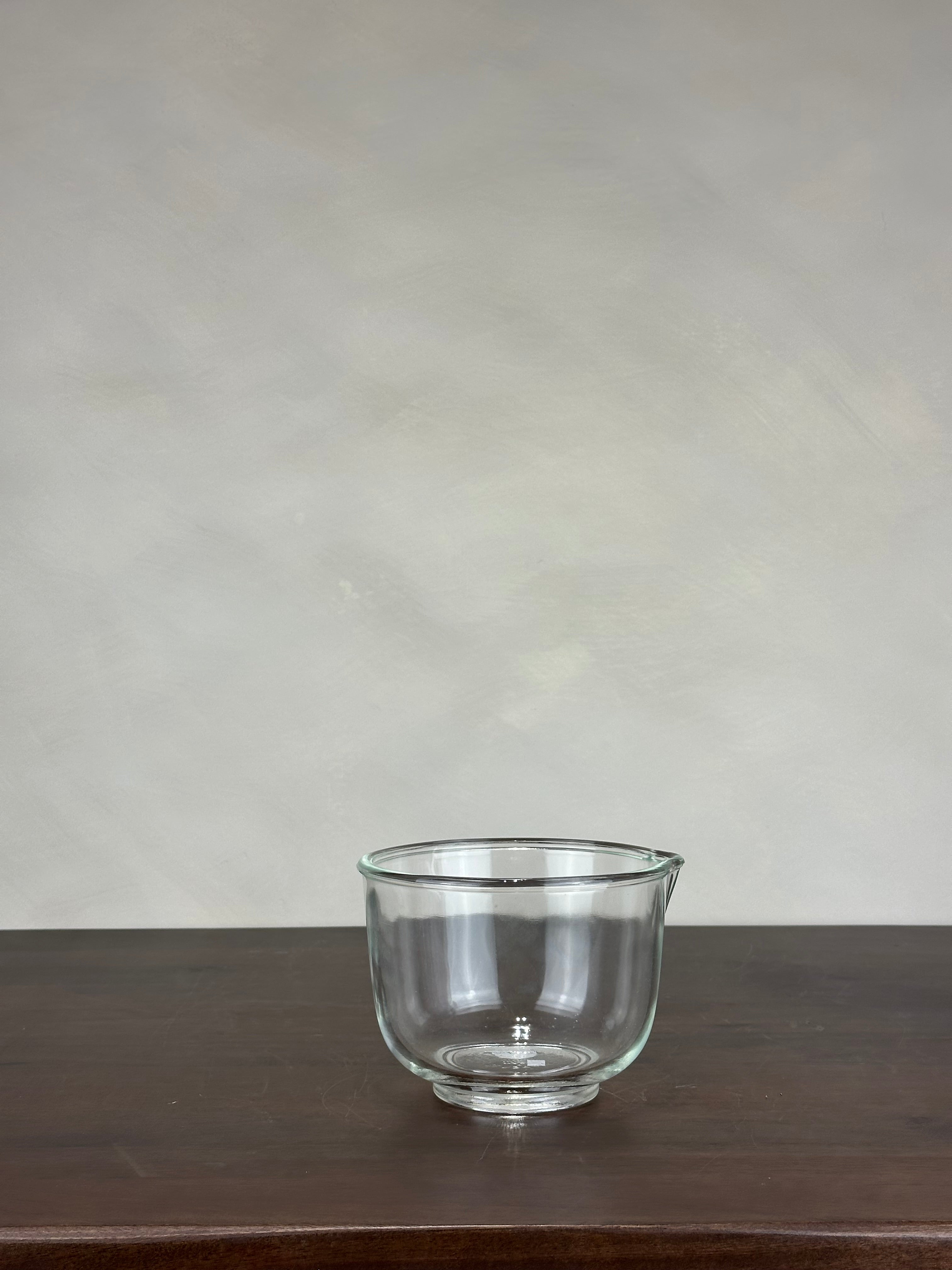 GLASS MIXING BOWL