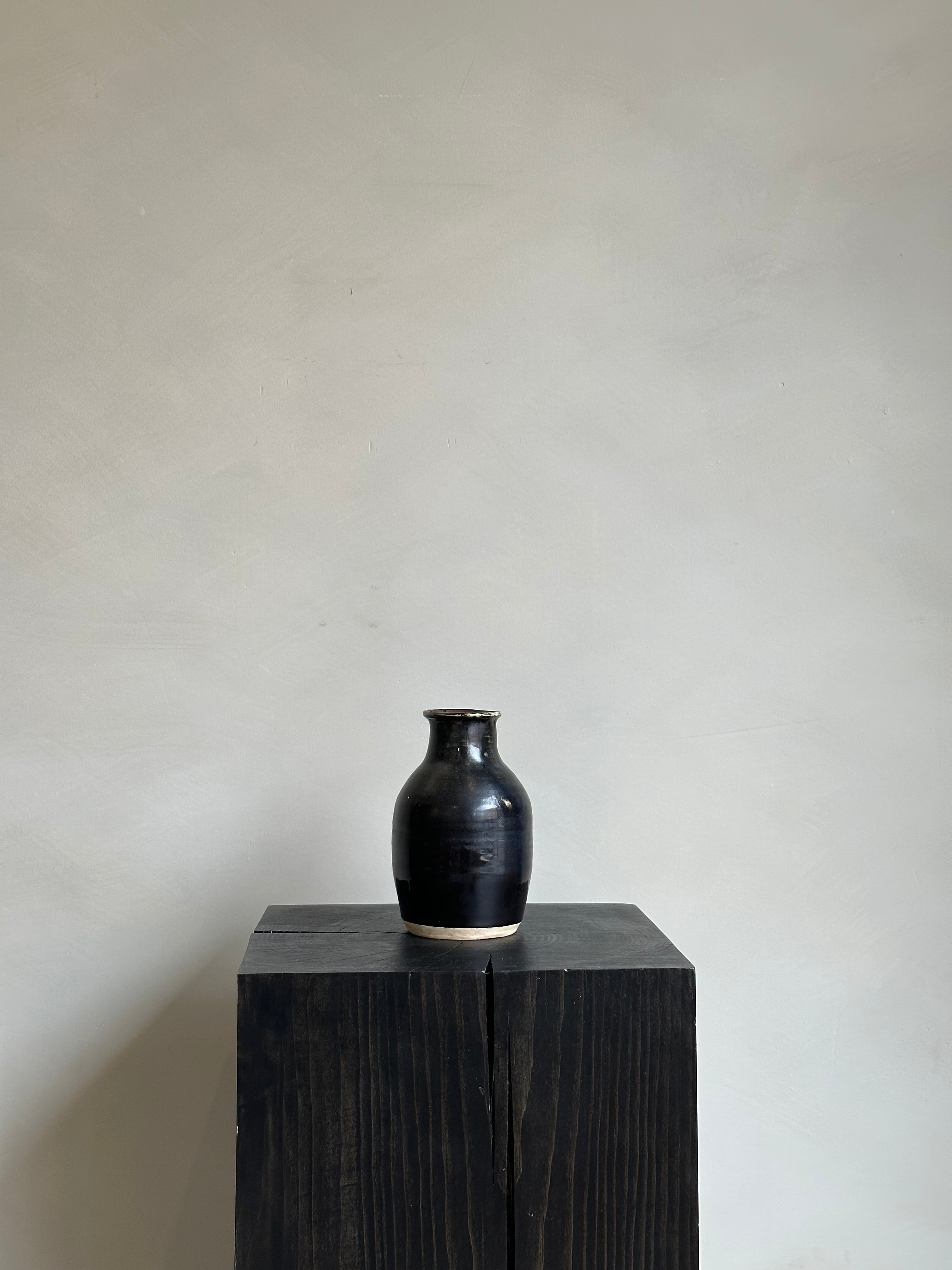 HANDCRAFTED TAPERED VASE