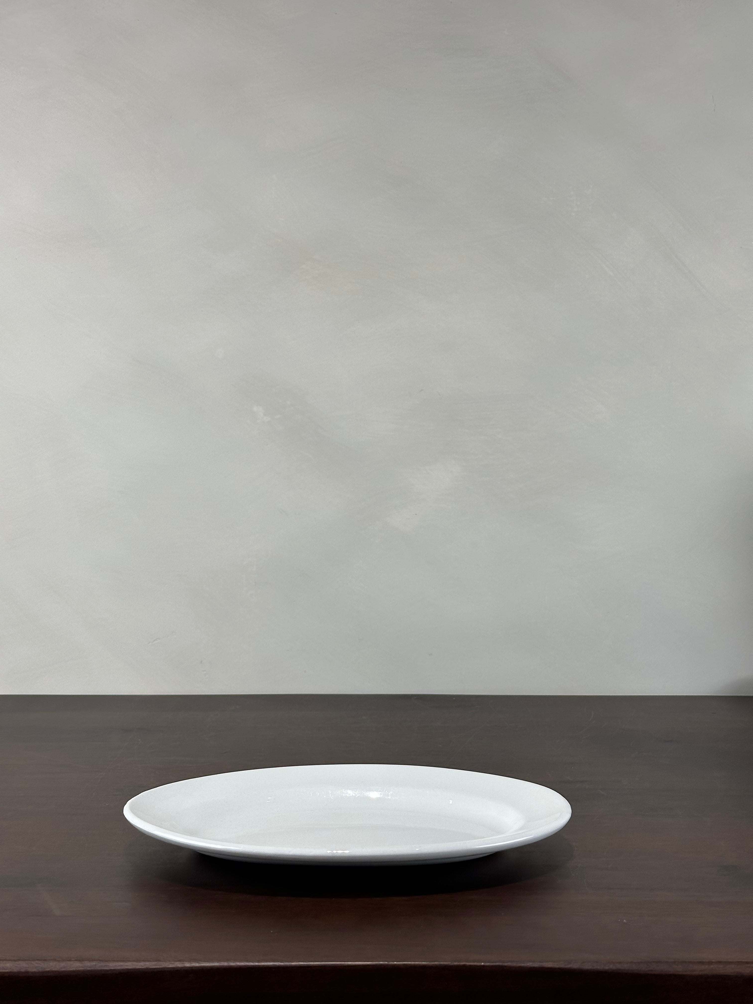 WHITE OVAL PLATE