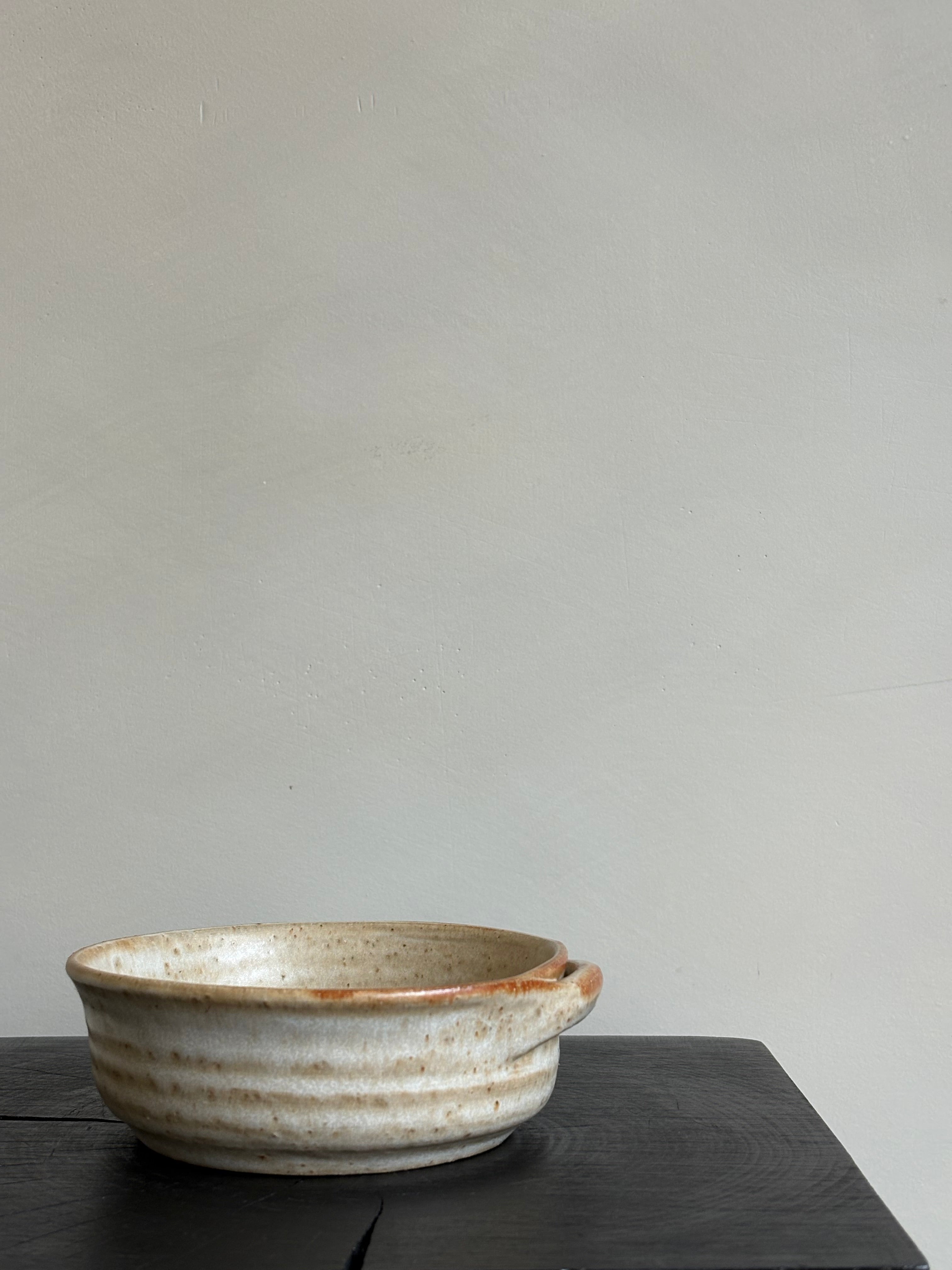 HANDCRAFTED DISH