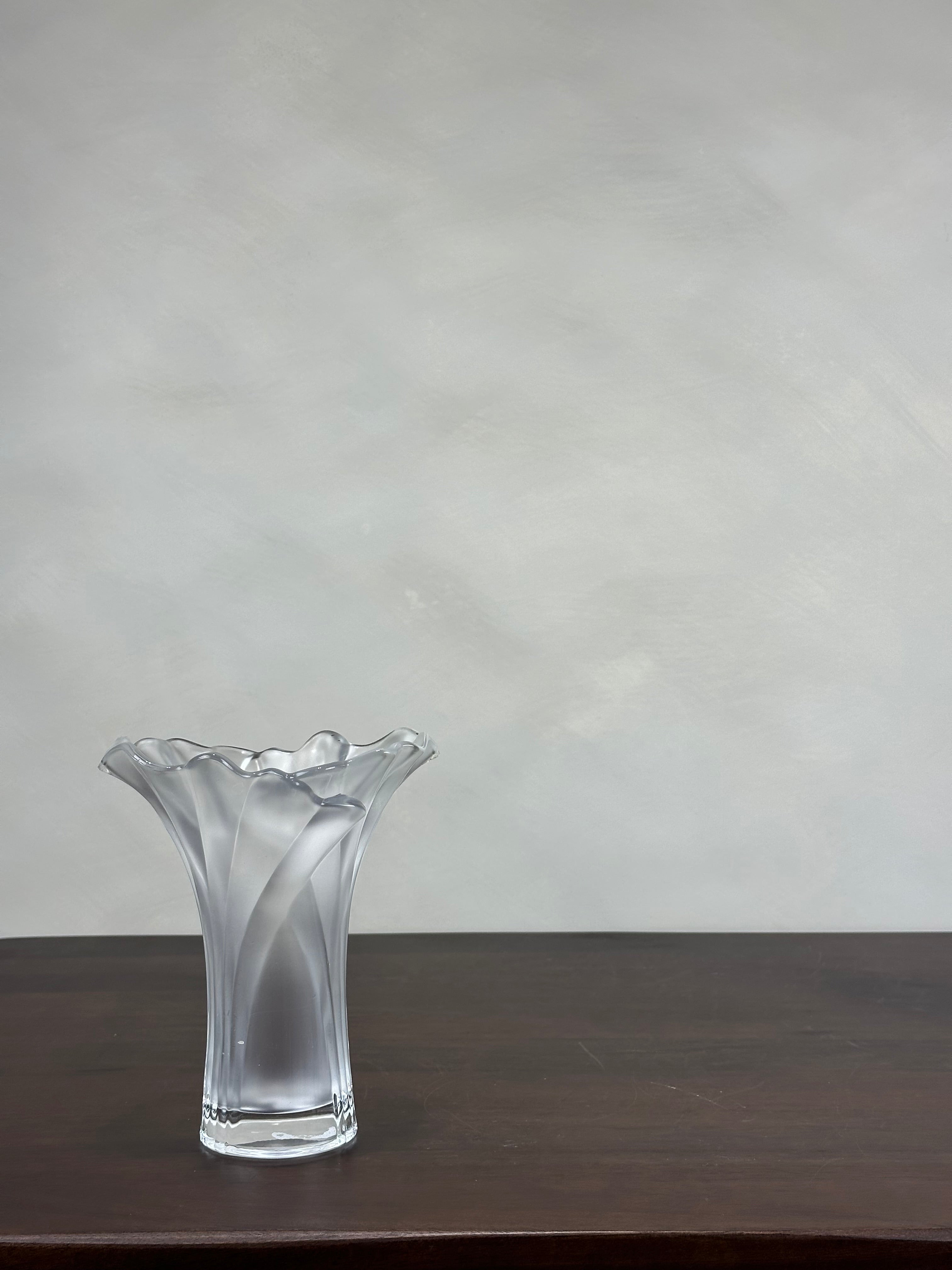 FROSTED PEDAL VASE
