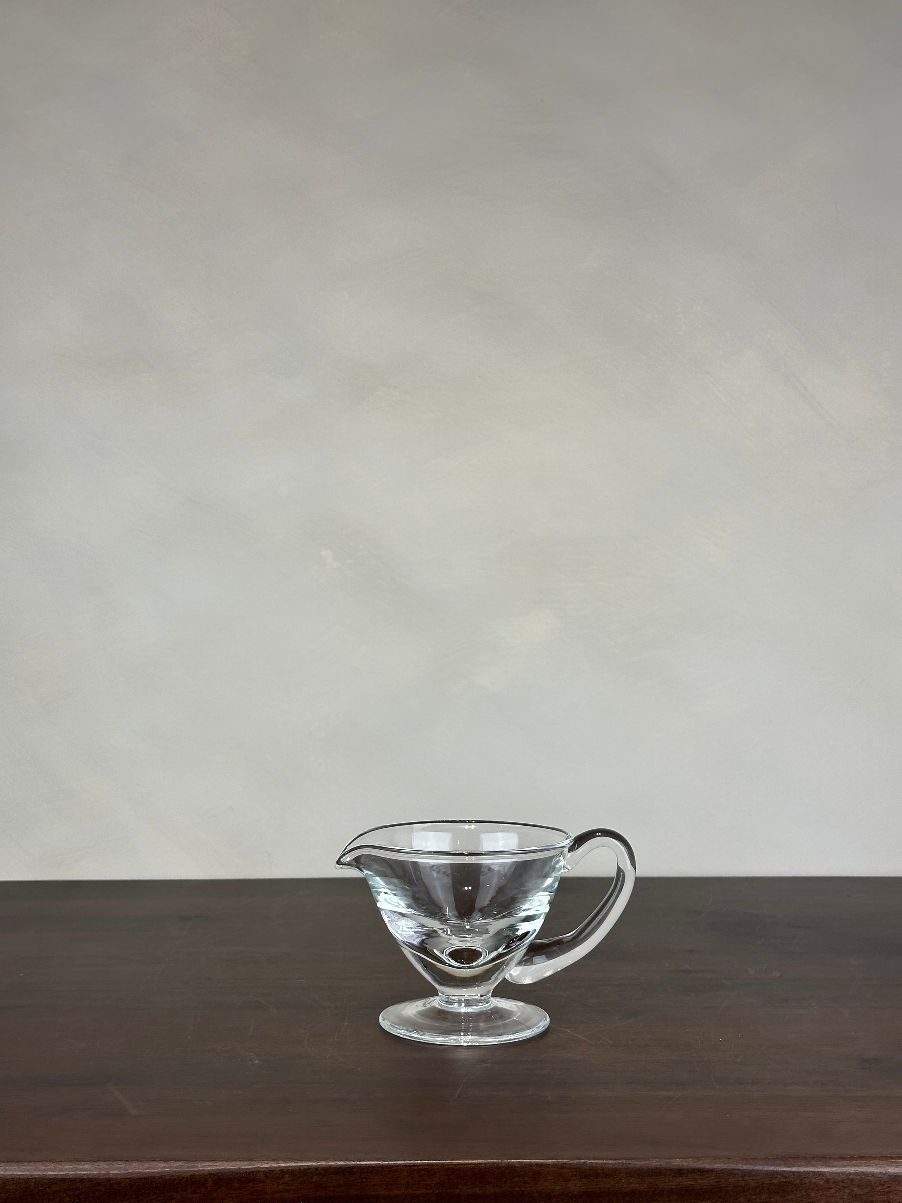 GLASS GRAVY BOAT