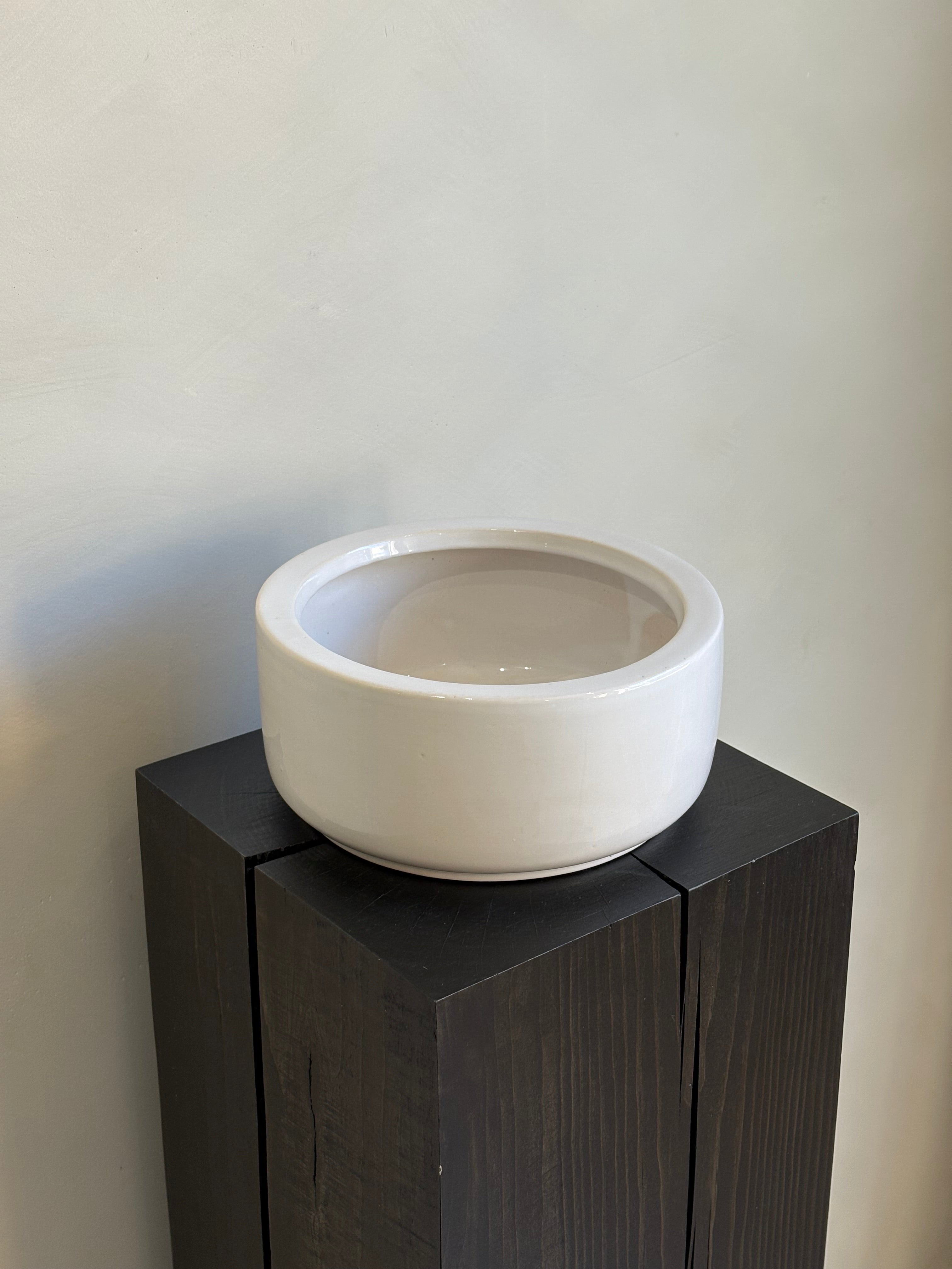 WIDE CERAMIC PLANTER