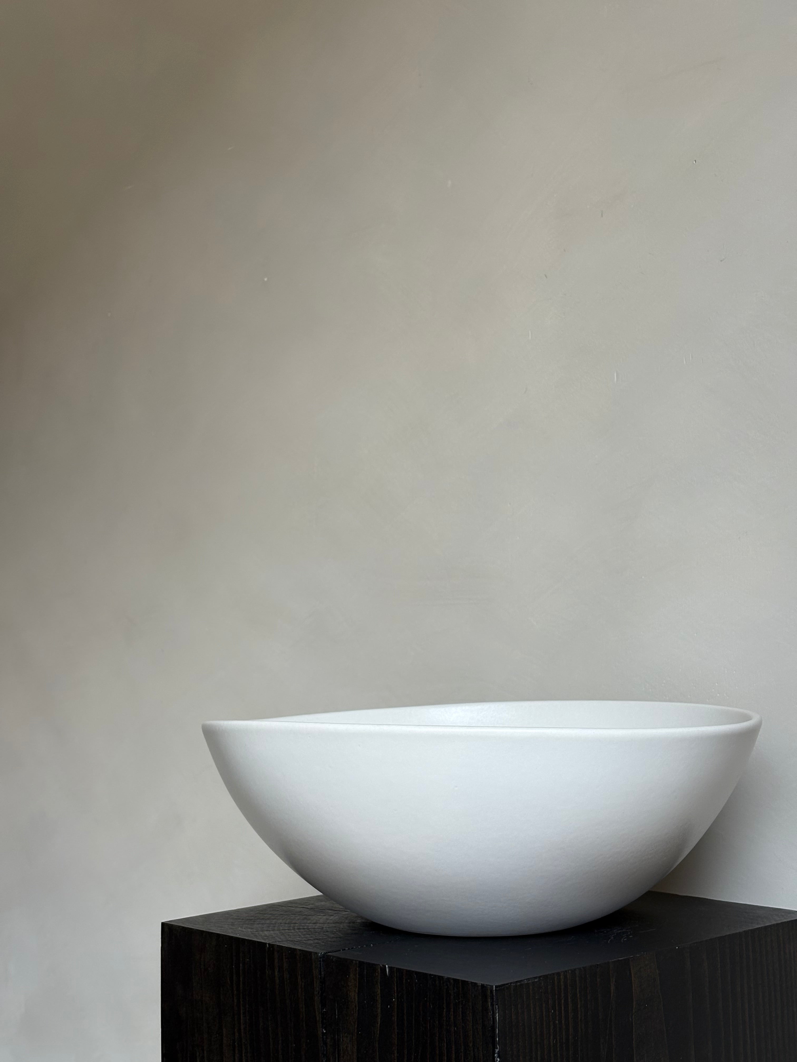 HANDMADE STONEWARE SERVING BOWL
