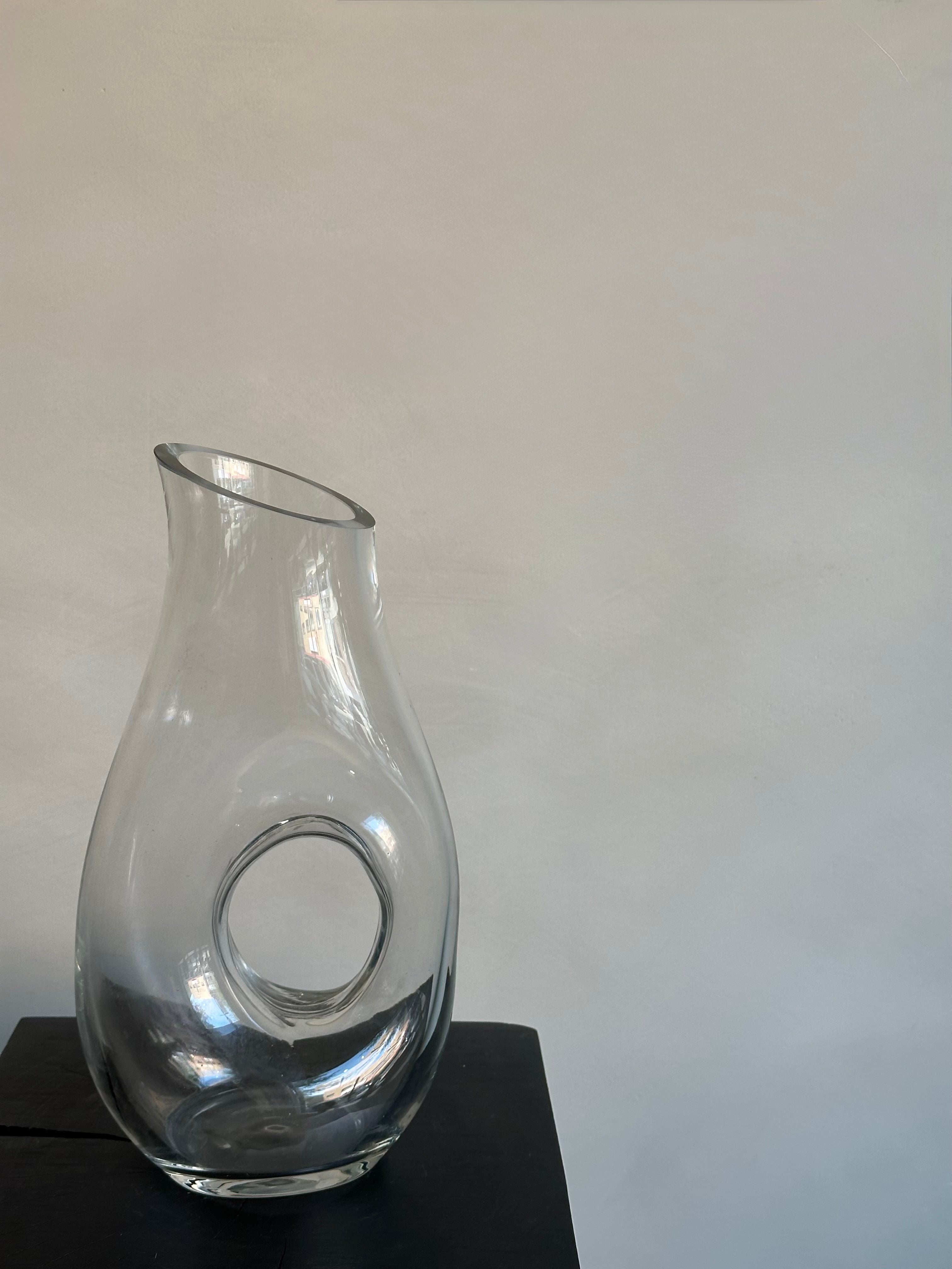 MODERN GLASS CARAFE