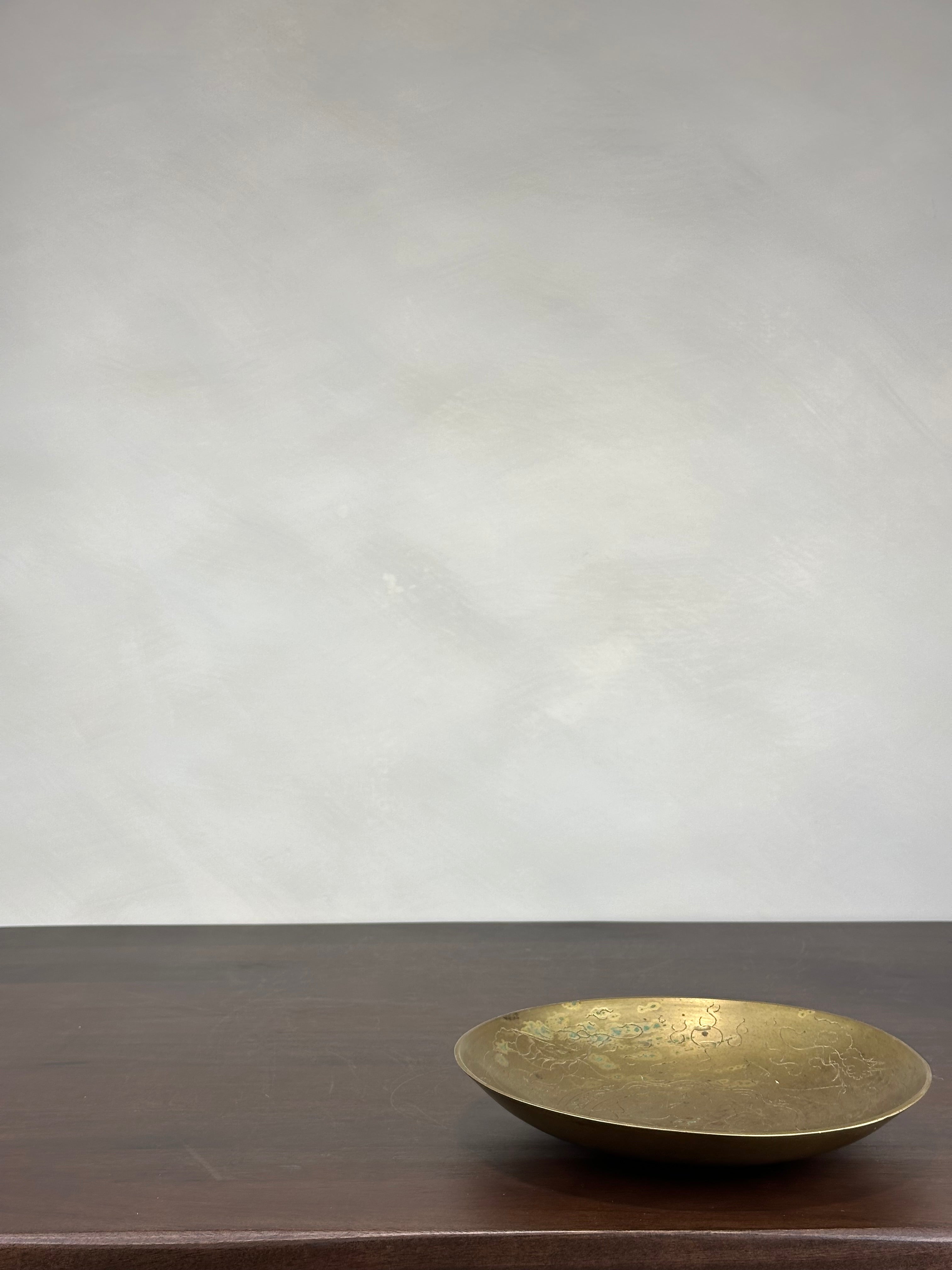 TEXTURED BRASS BOWL