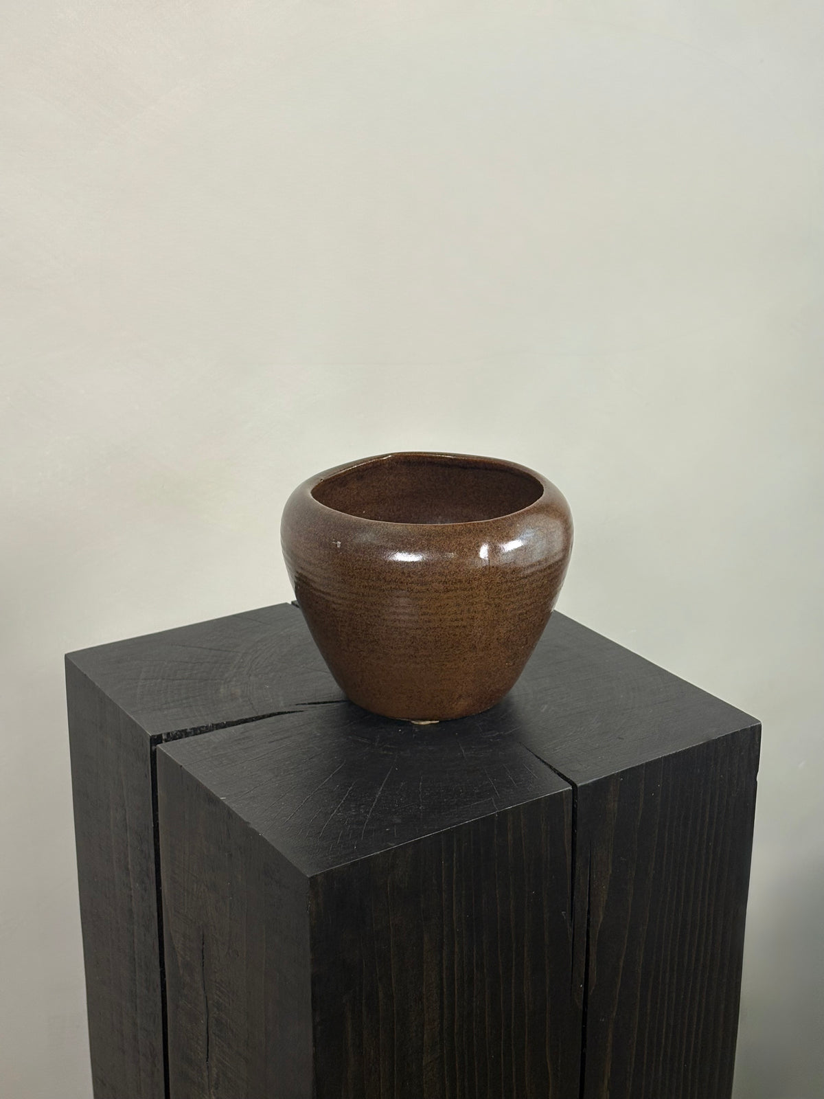 BROWN POT