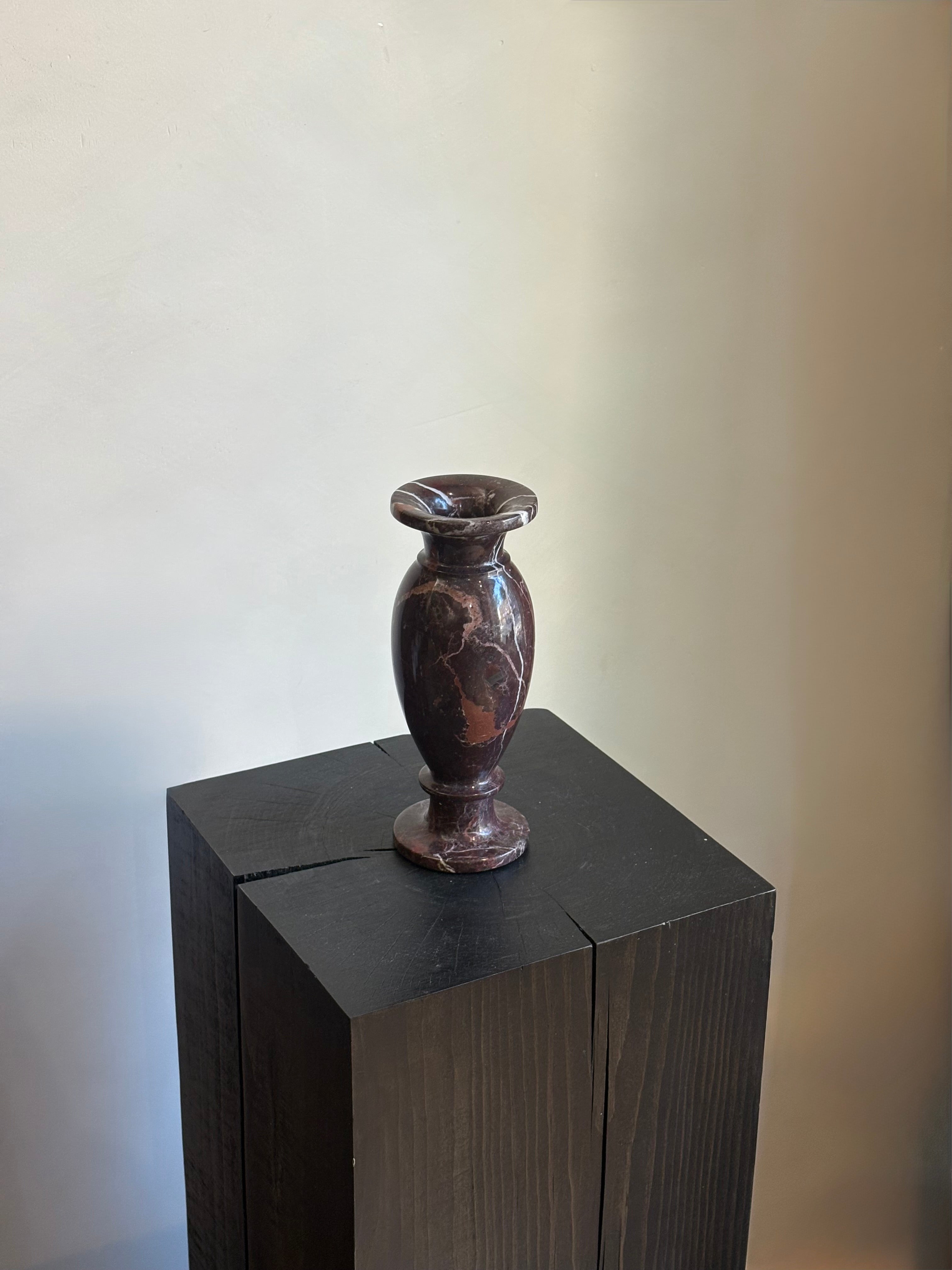 BURGUNDY MARBLE VASE