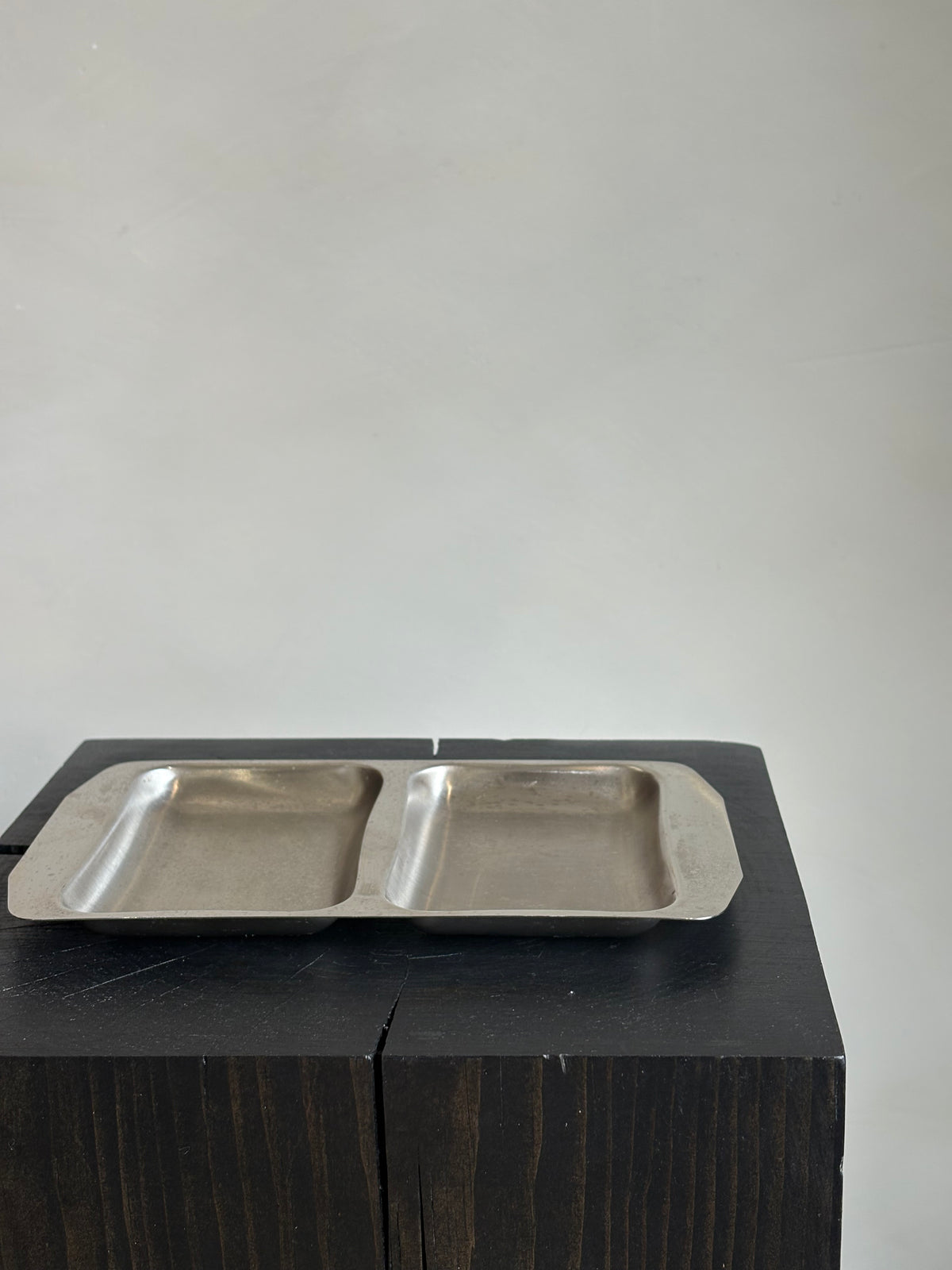 DUAL METAL TRAY