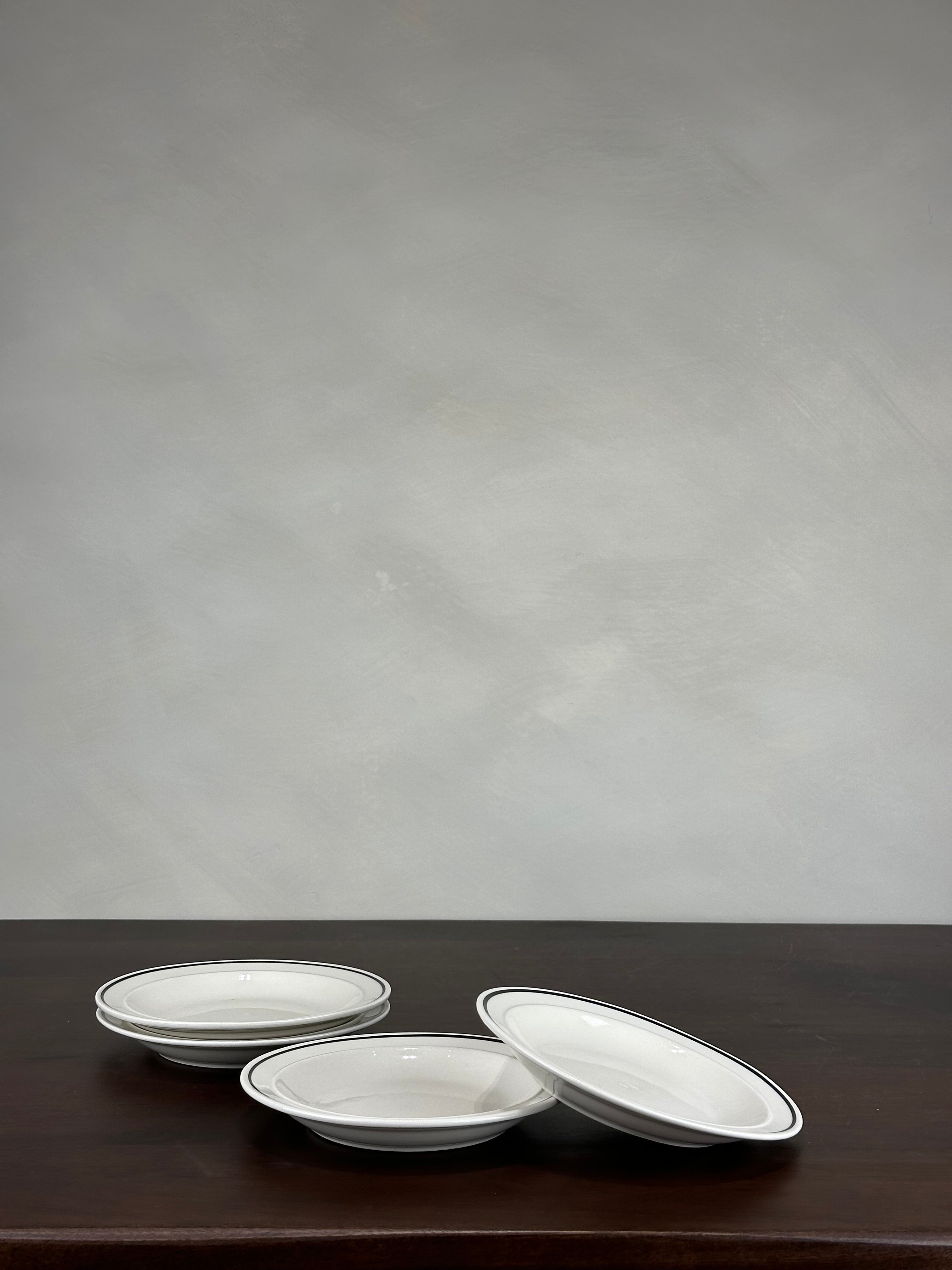 BLACK AND WHITE SIDE PLATE