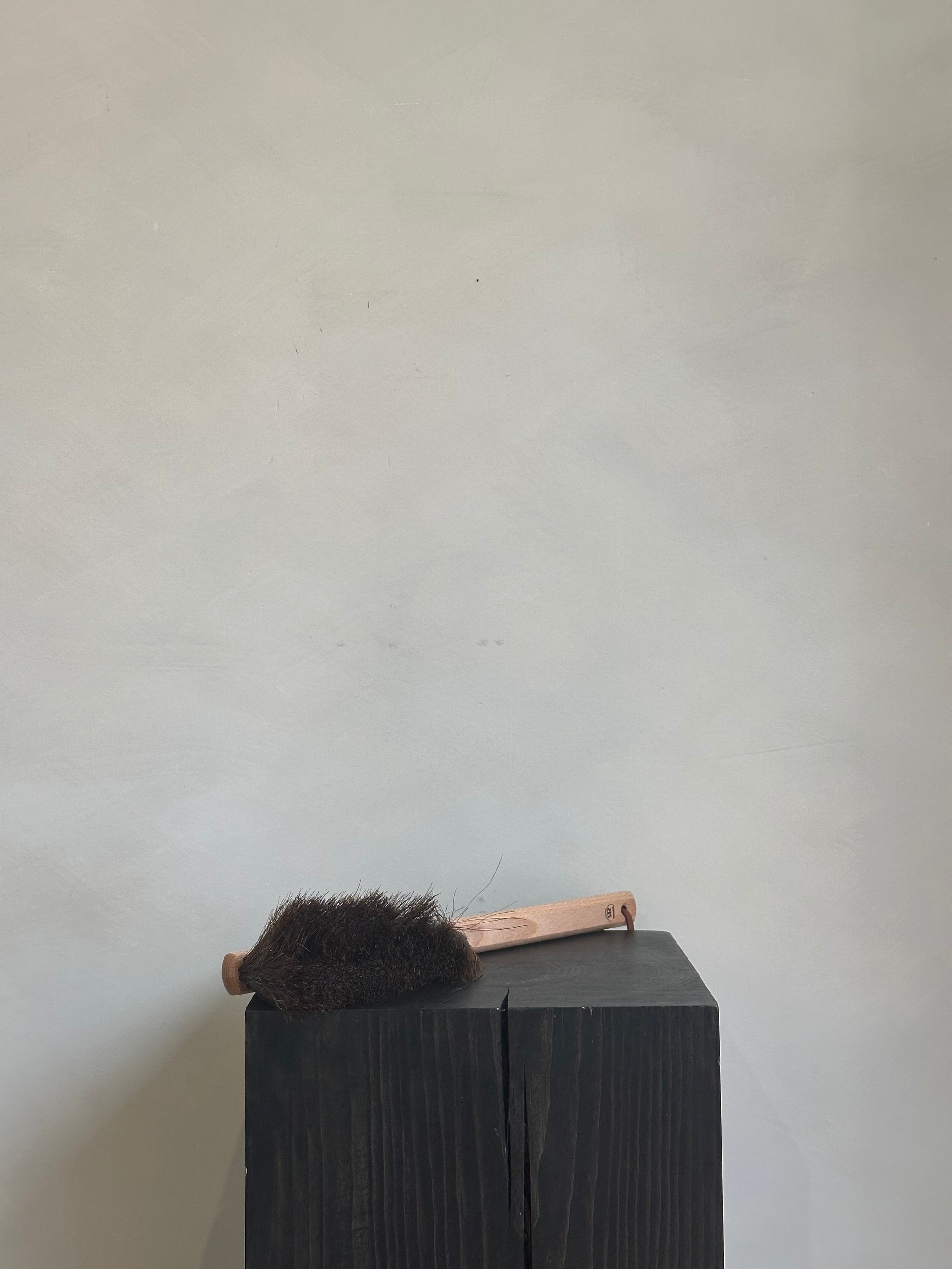 HAND BRUSH | BROWN