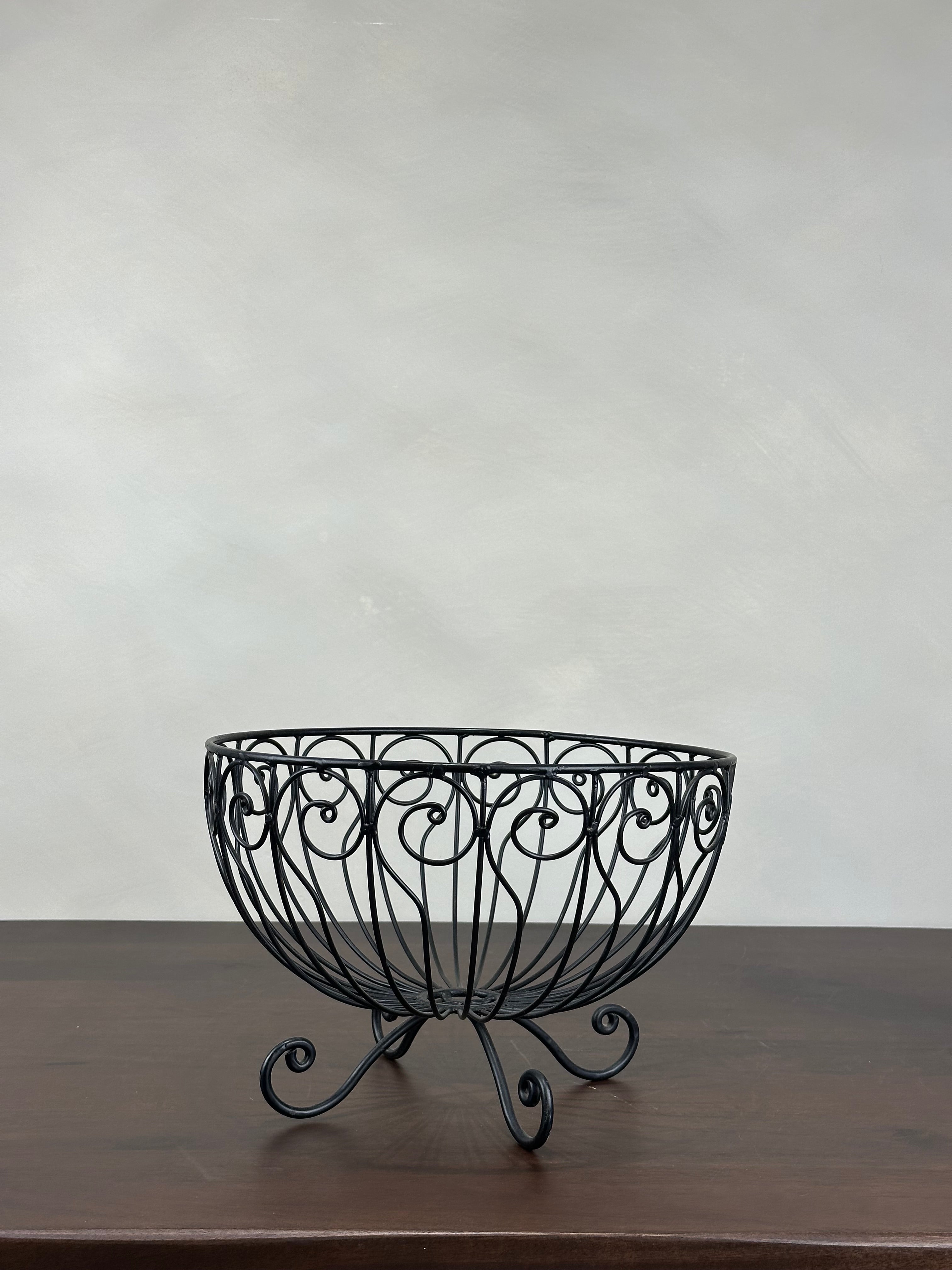 FOOTED METAL BOWL