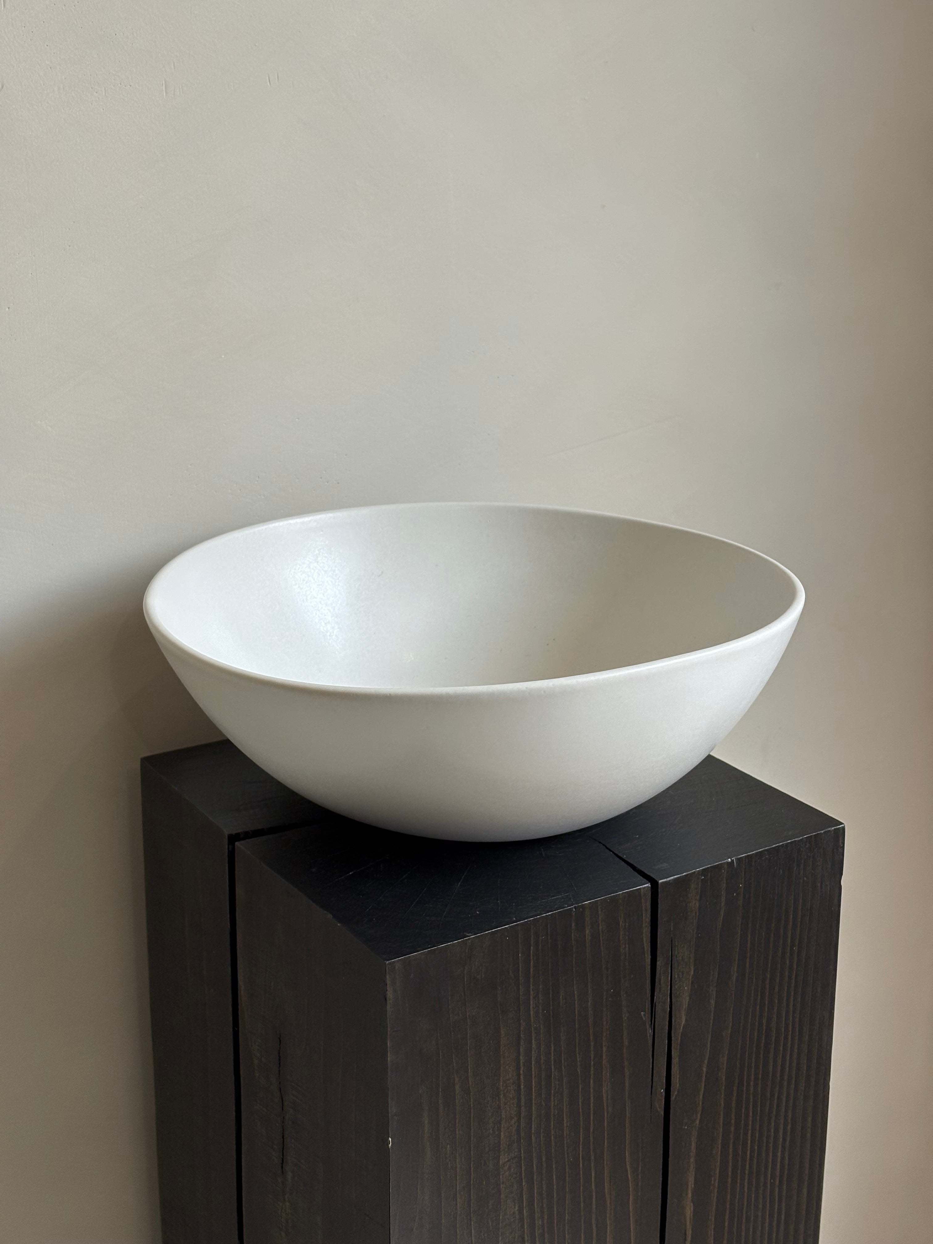 HANDMADE STONEWARE SERVING BOWL