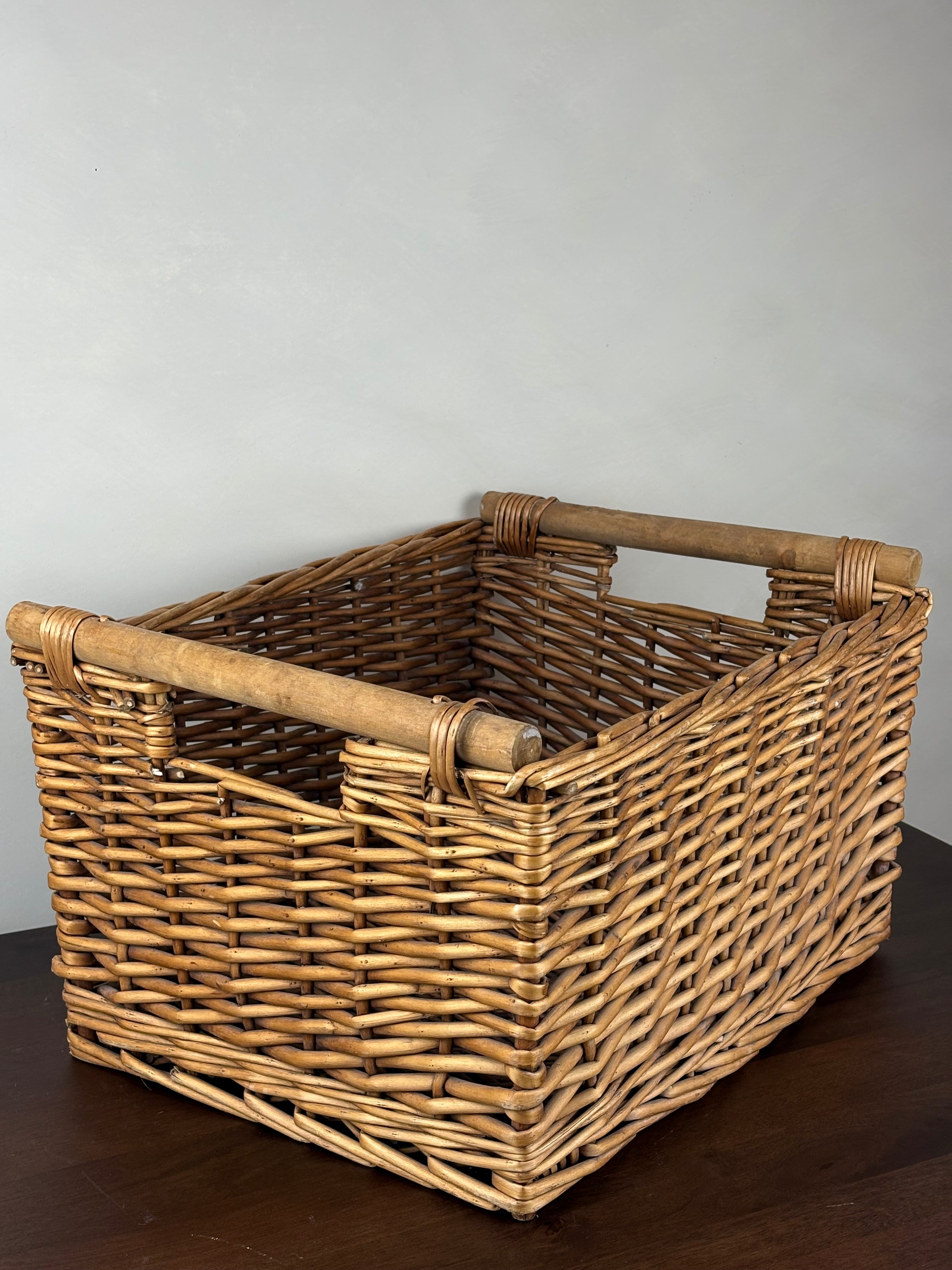 TAN WICKER BASKET