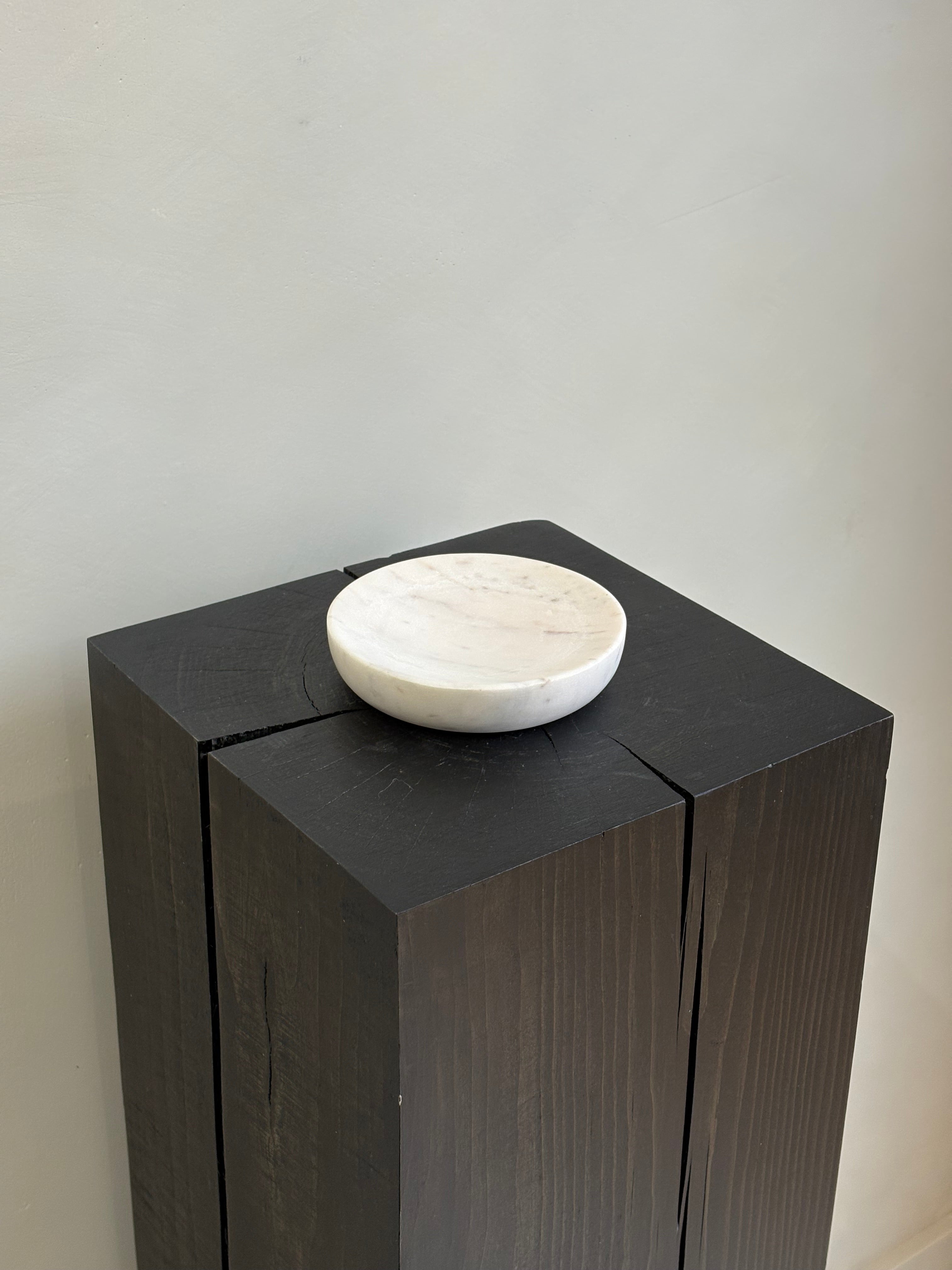 CLEO DISH WHITE MARBLE