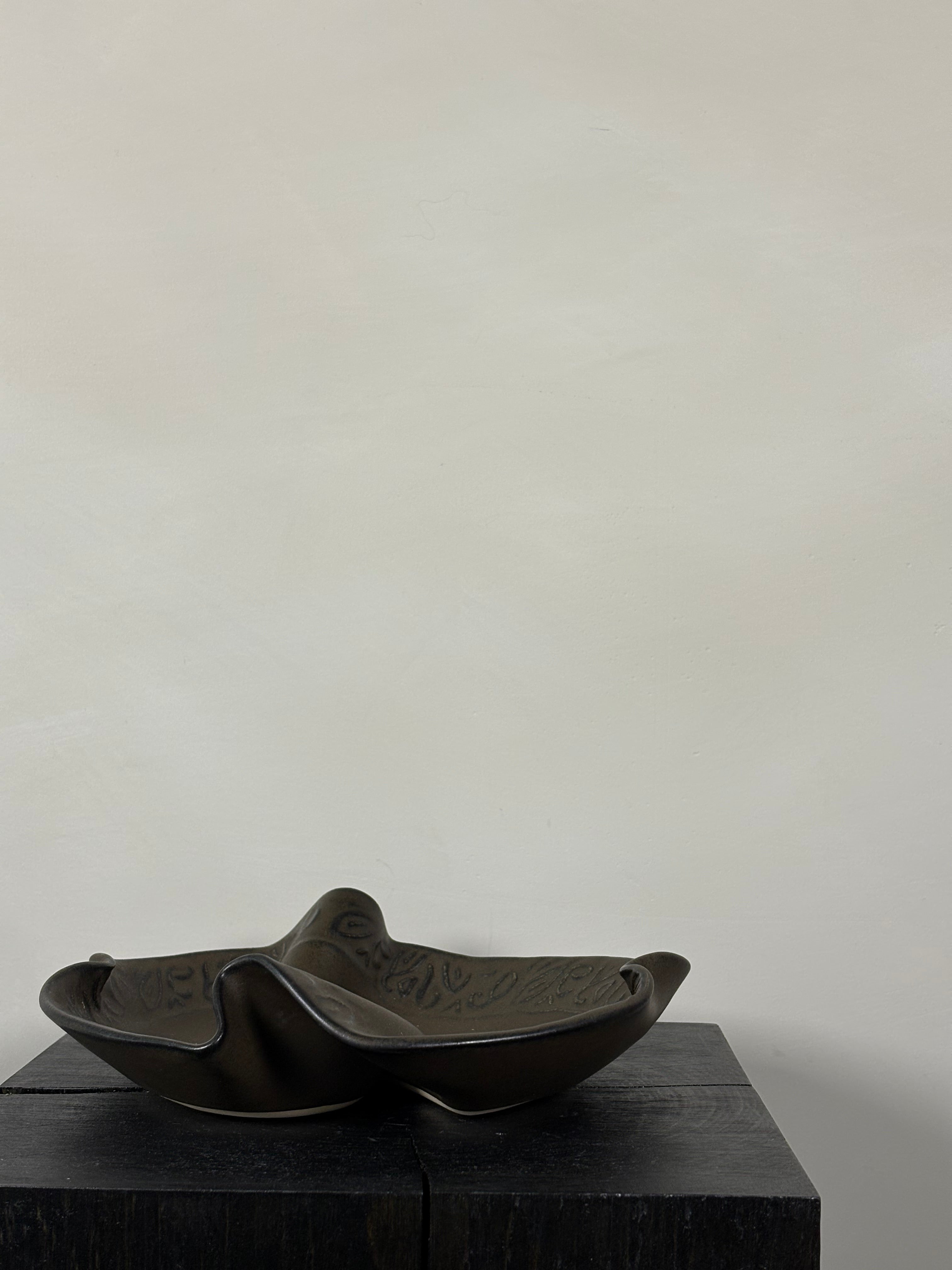 HANDCRAFTED DUAL SECTION BOWL