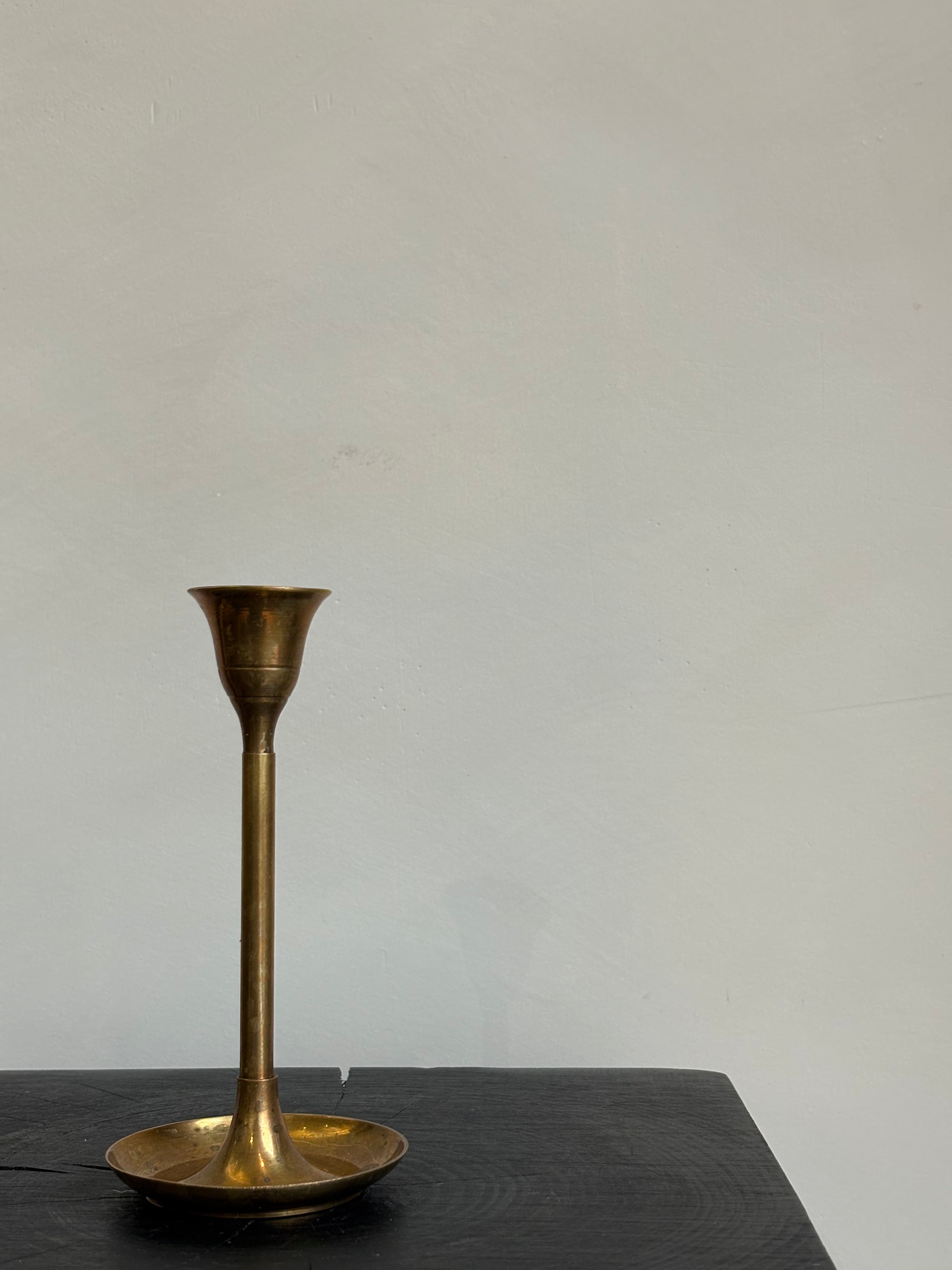 THIN CANDLE STICK