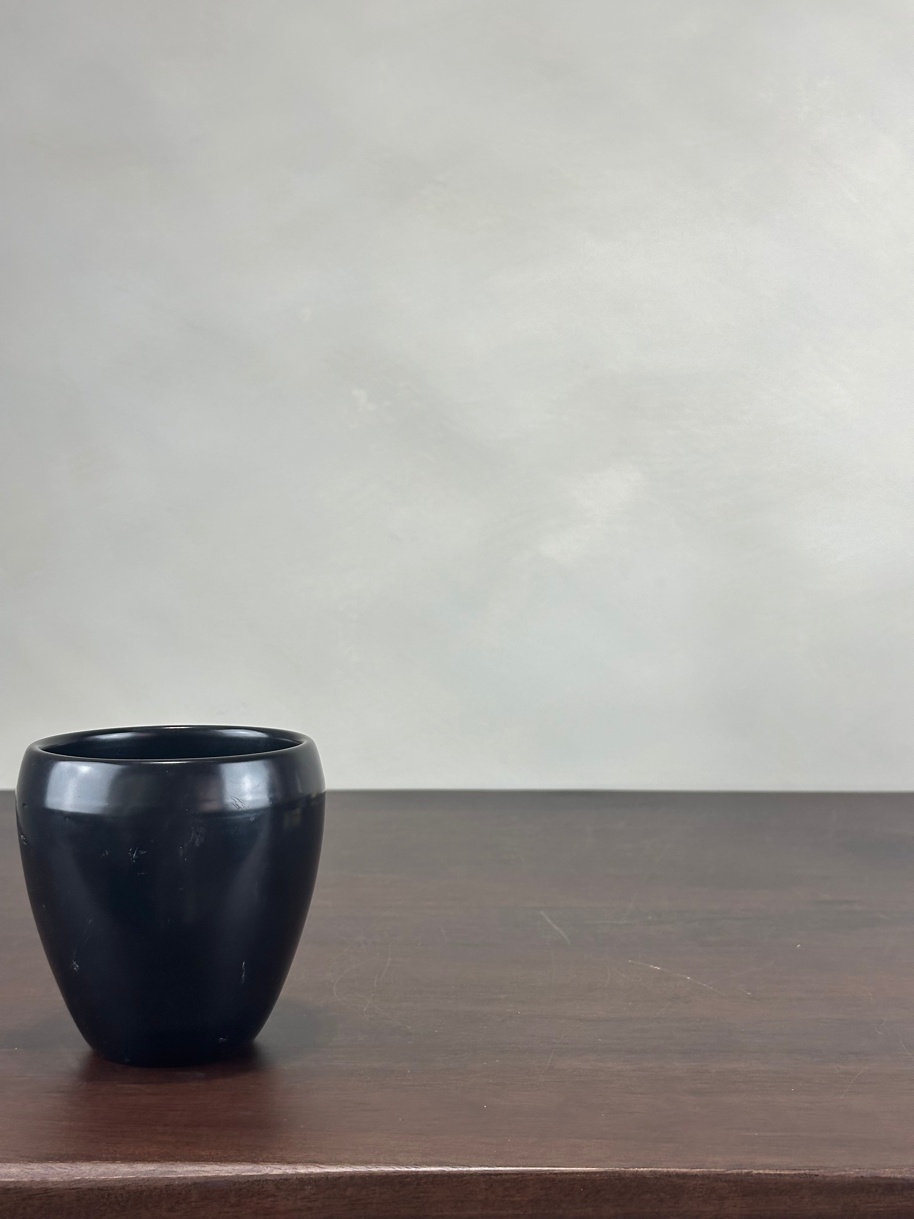 BLACK POT