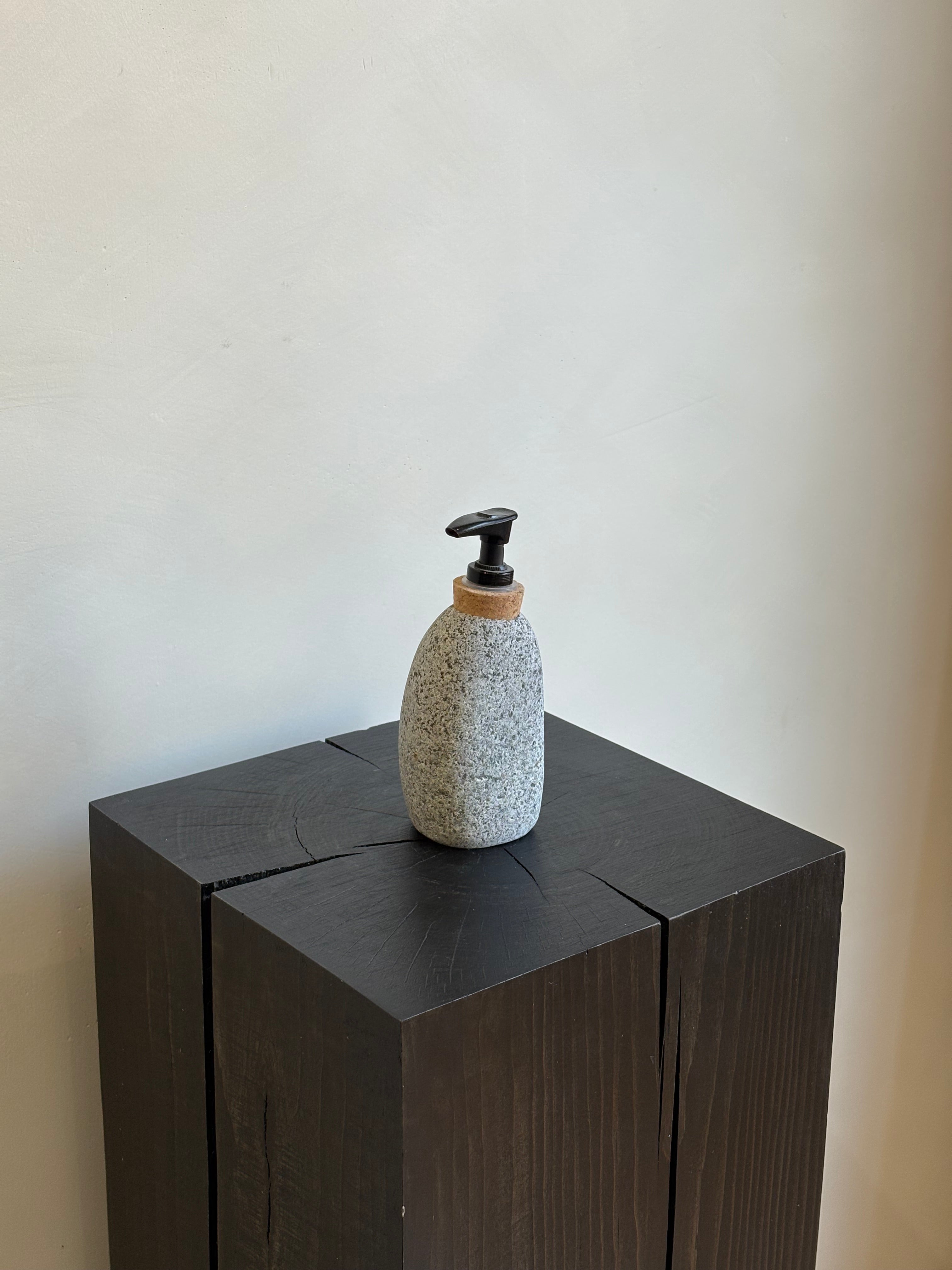 STONE DISPENSER
