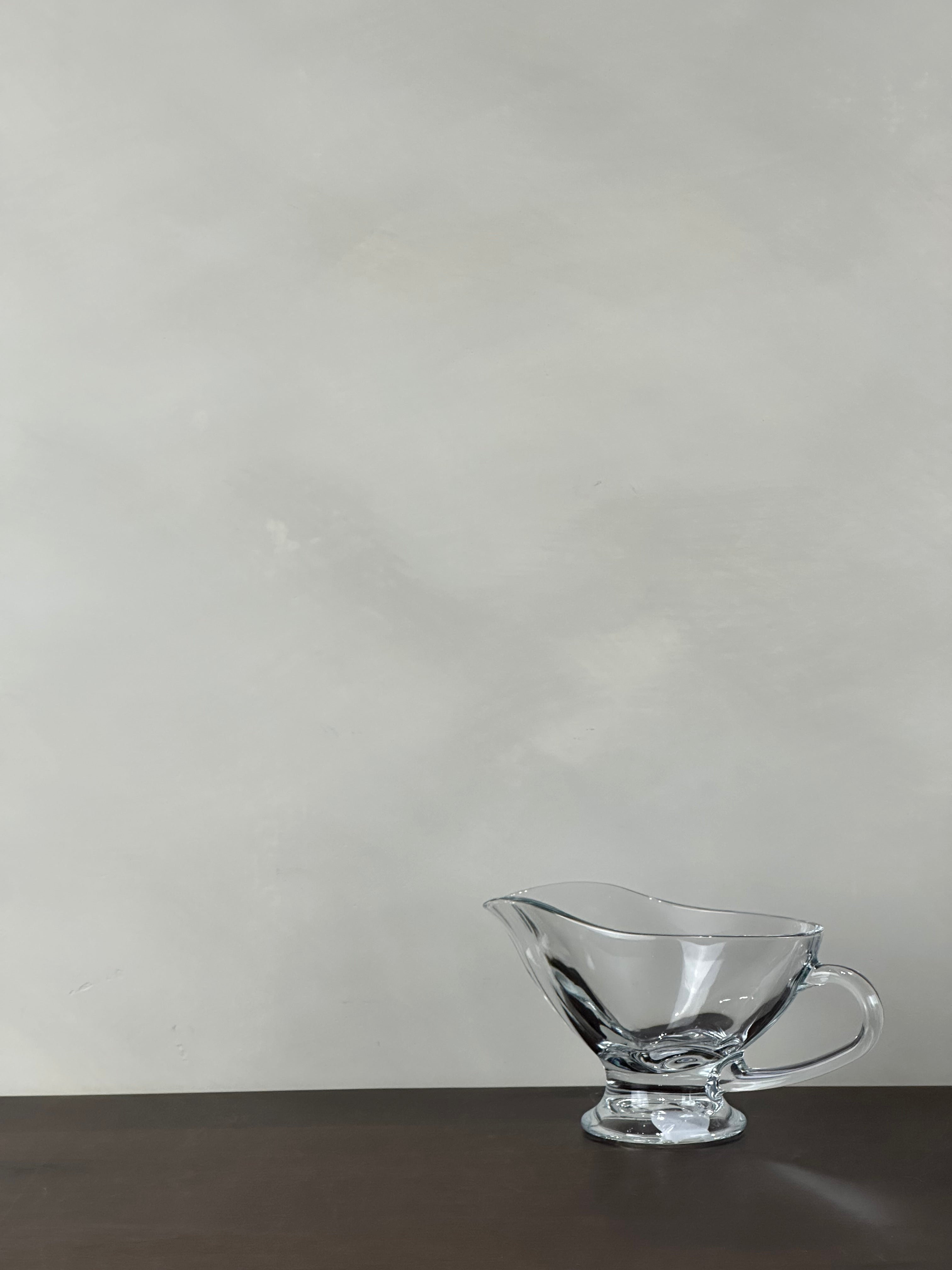 TRADITIONAL GLASS GRAVY BOAT