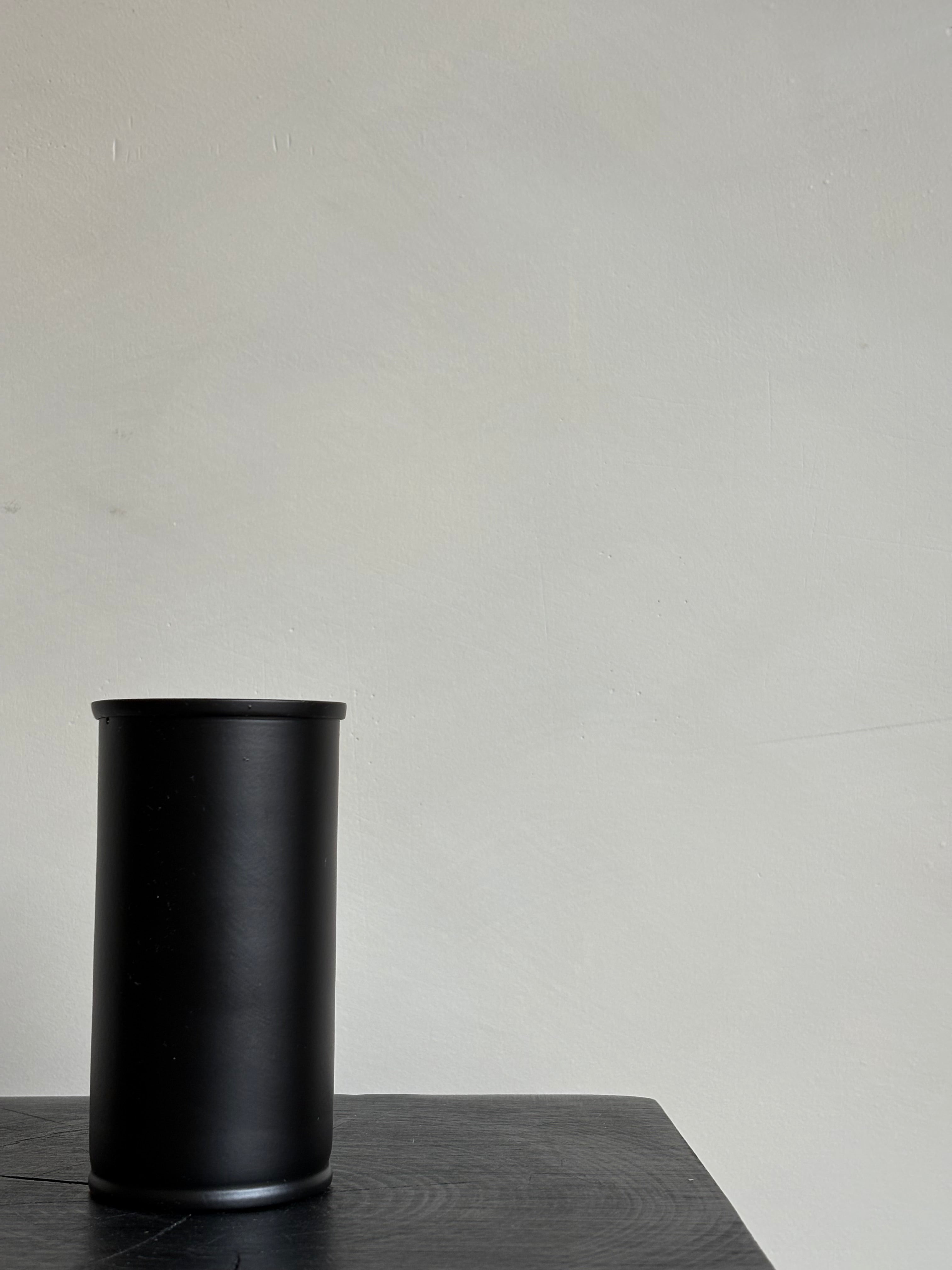 GENUINE BLACK VASE
