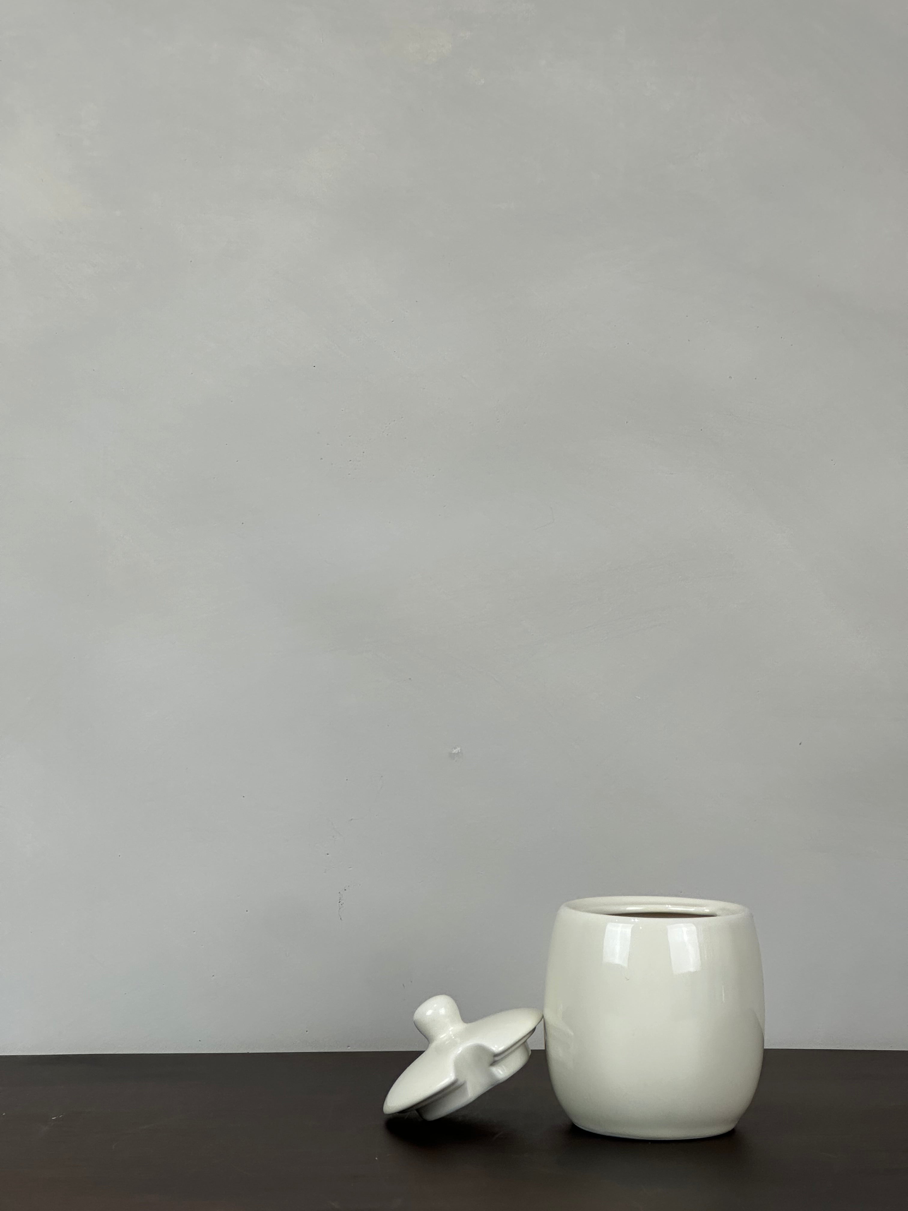 WHITE CERAMIC SUGAR DISH