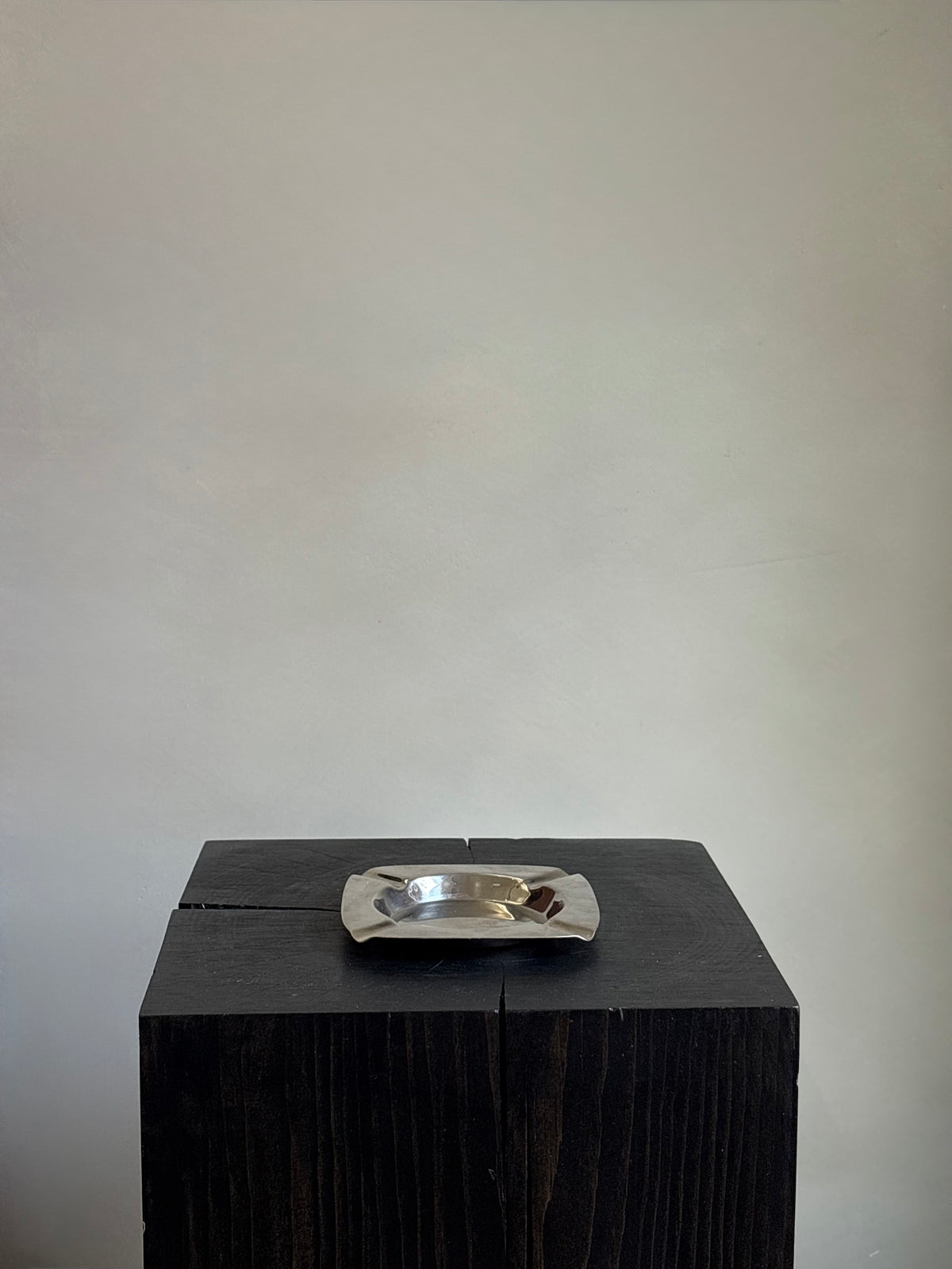 VINTAGE METAL ASHTRAY