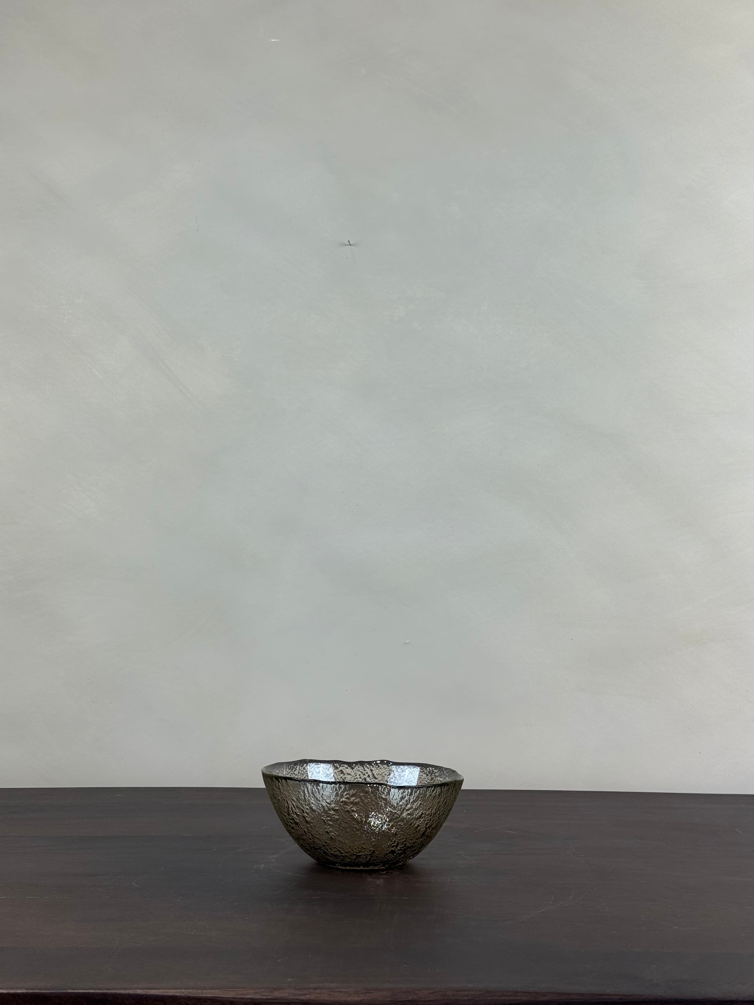 TEXTURED GLASS BOWL
