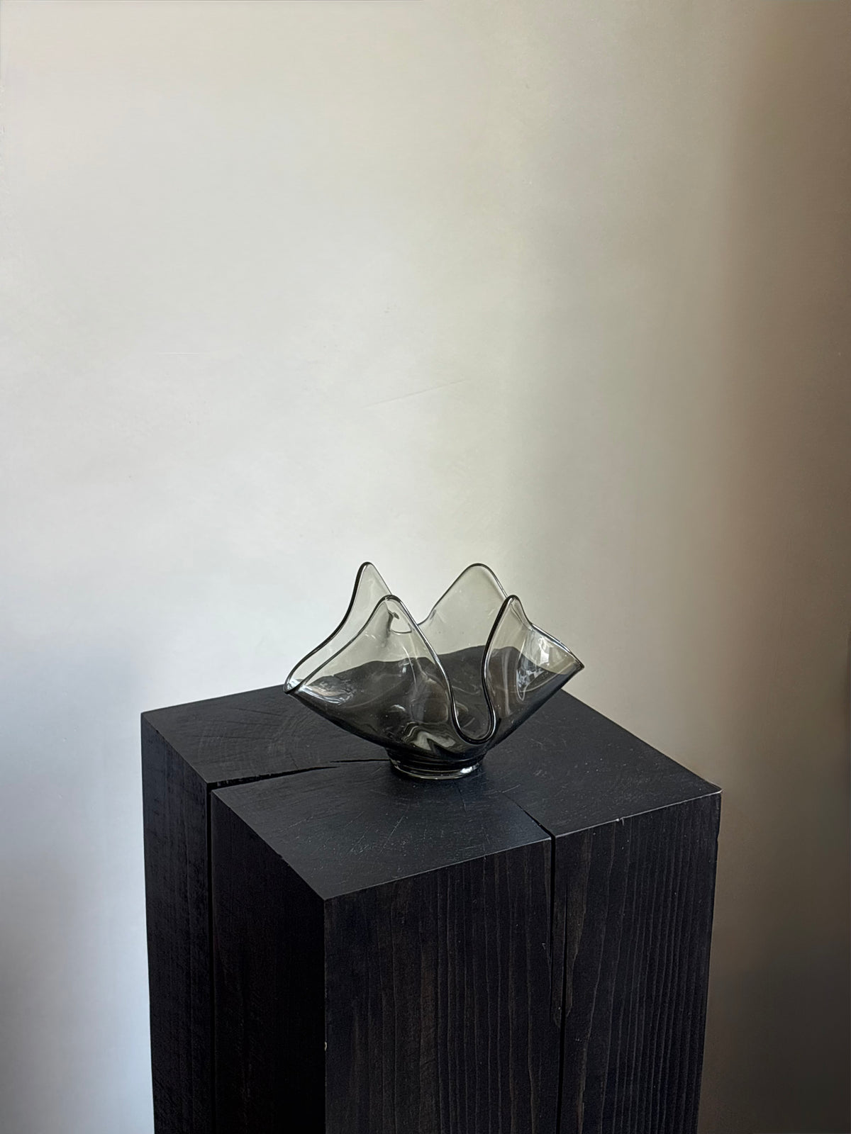 CHARCOAL GRAY BONBON DISH