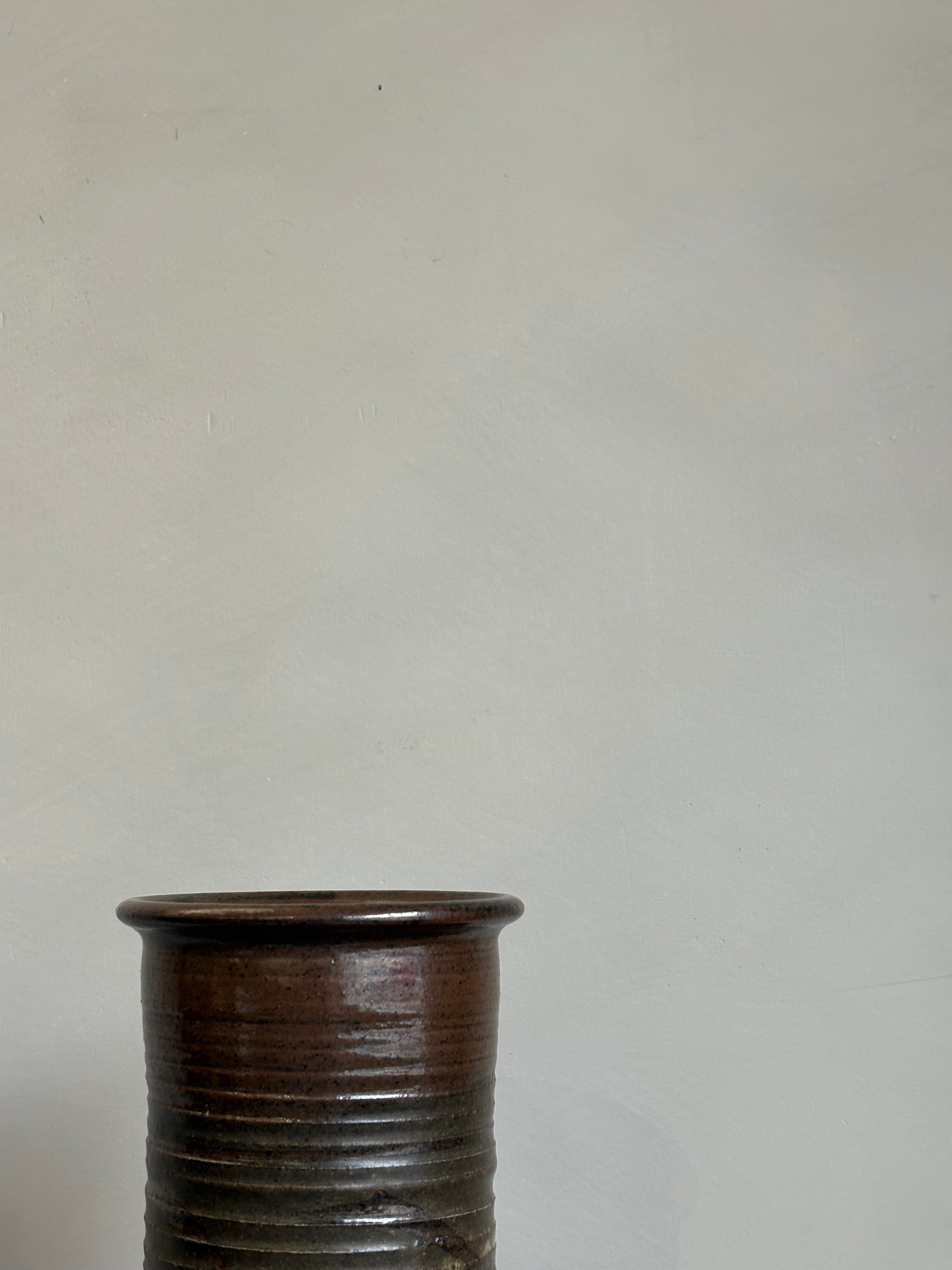 BROWN TEXTURED VASE