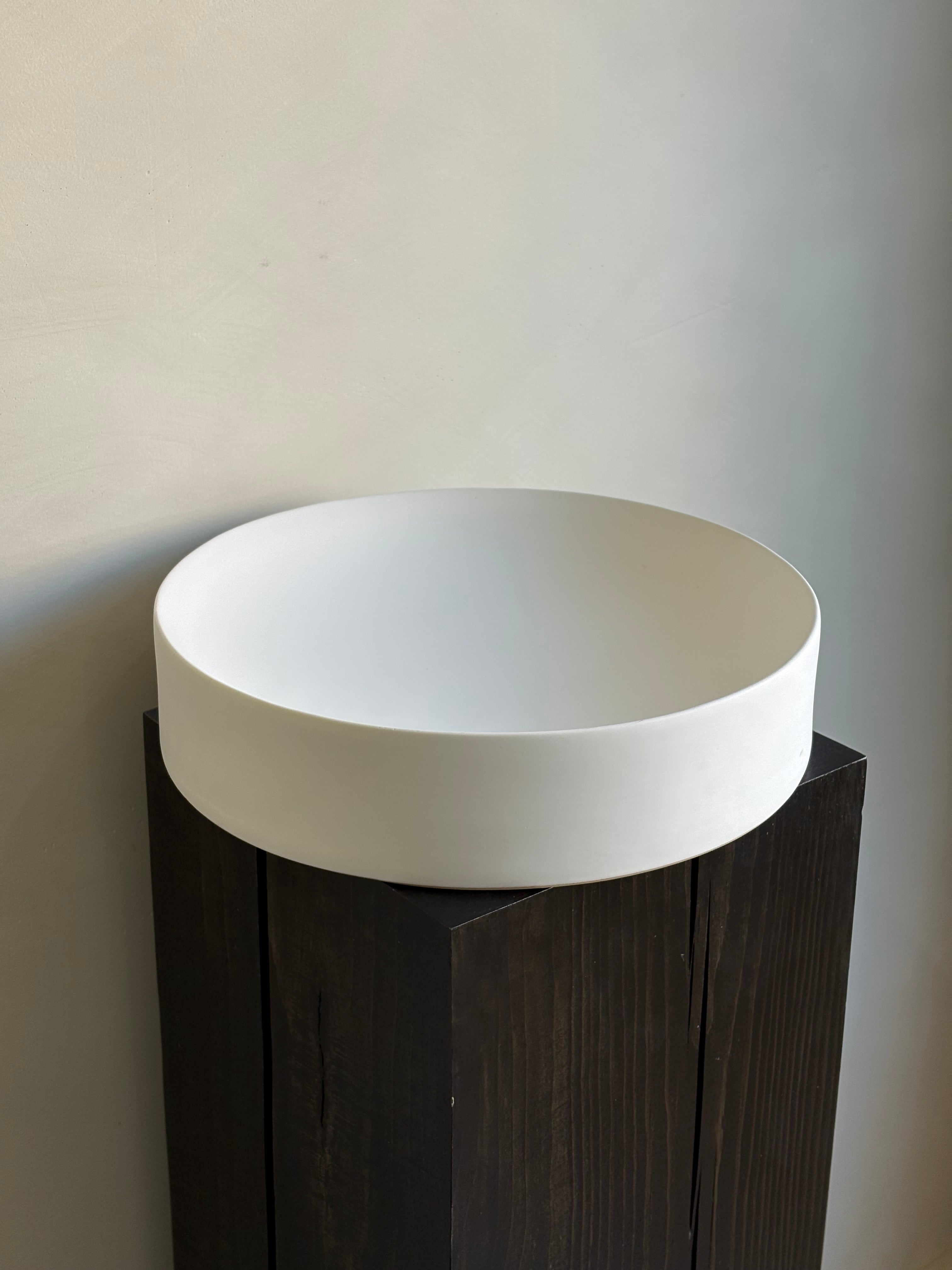 WHITE DISPLAY BOWL