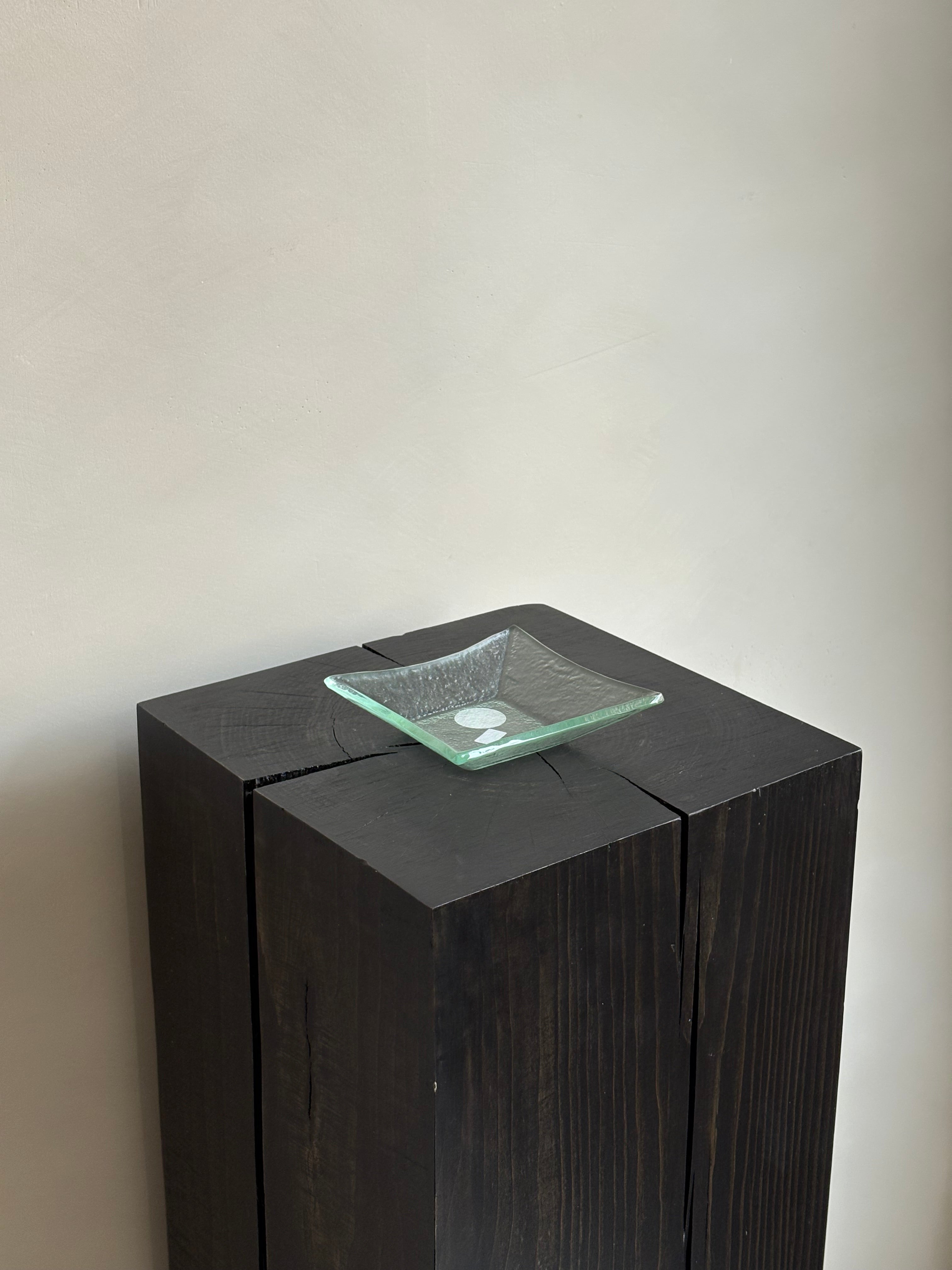 CLEAR GLASS DISH