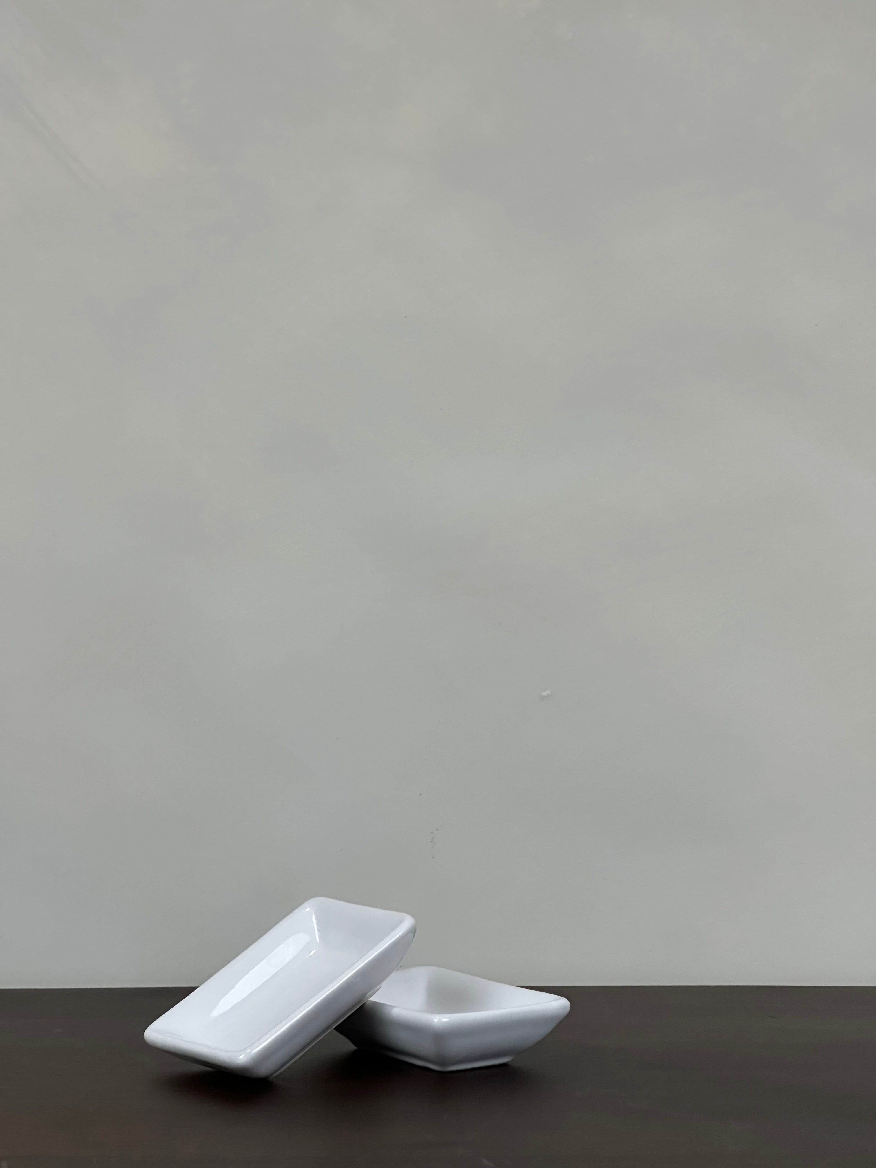 SMALL WHITE DISH