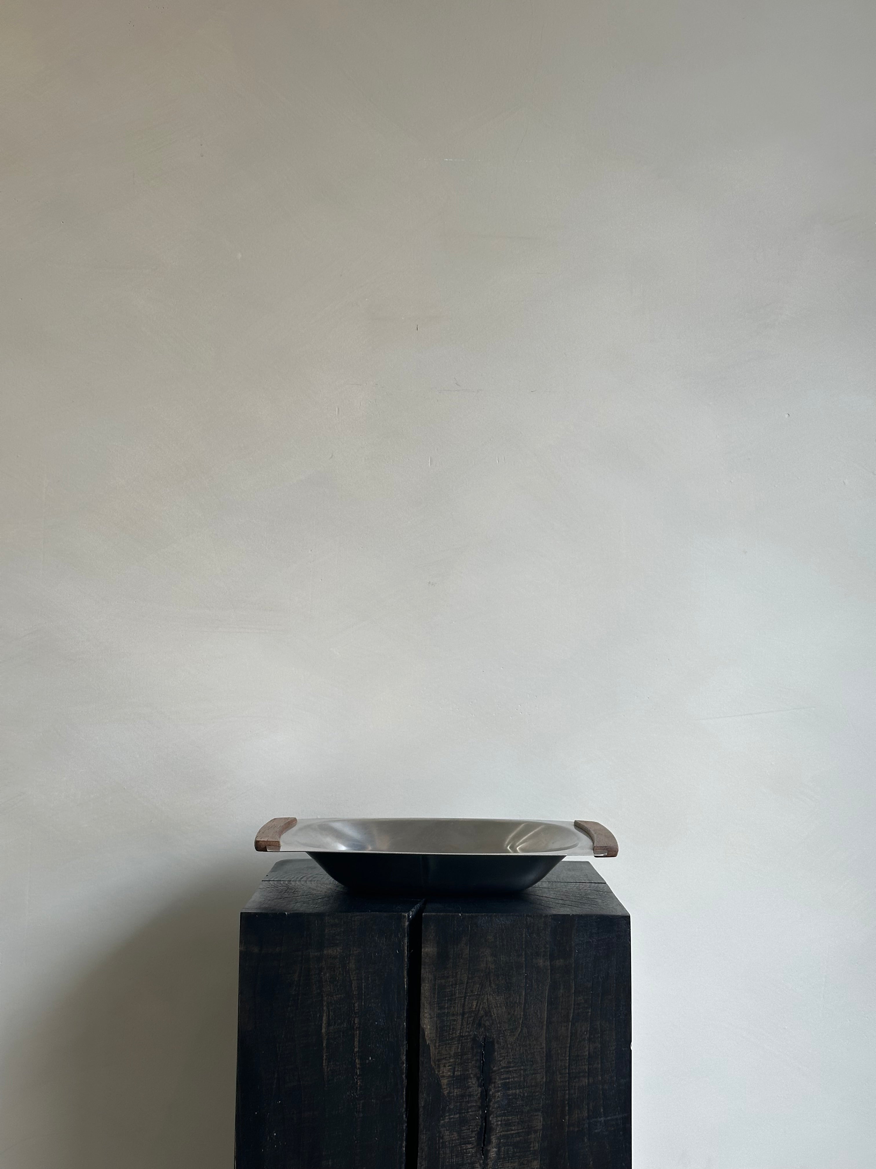 CHROME TRAY WITH WOODEN HANDLES