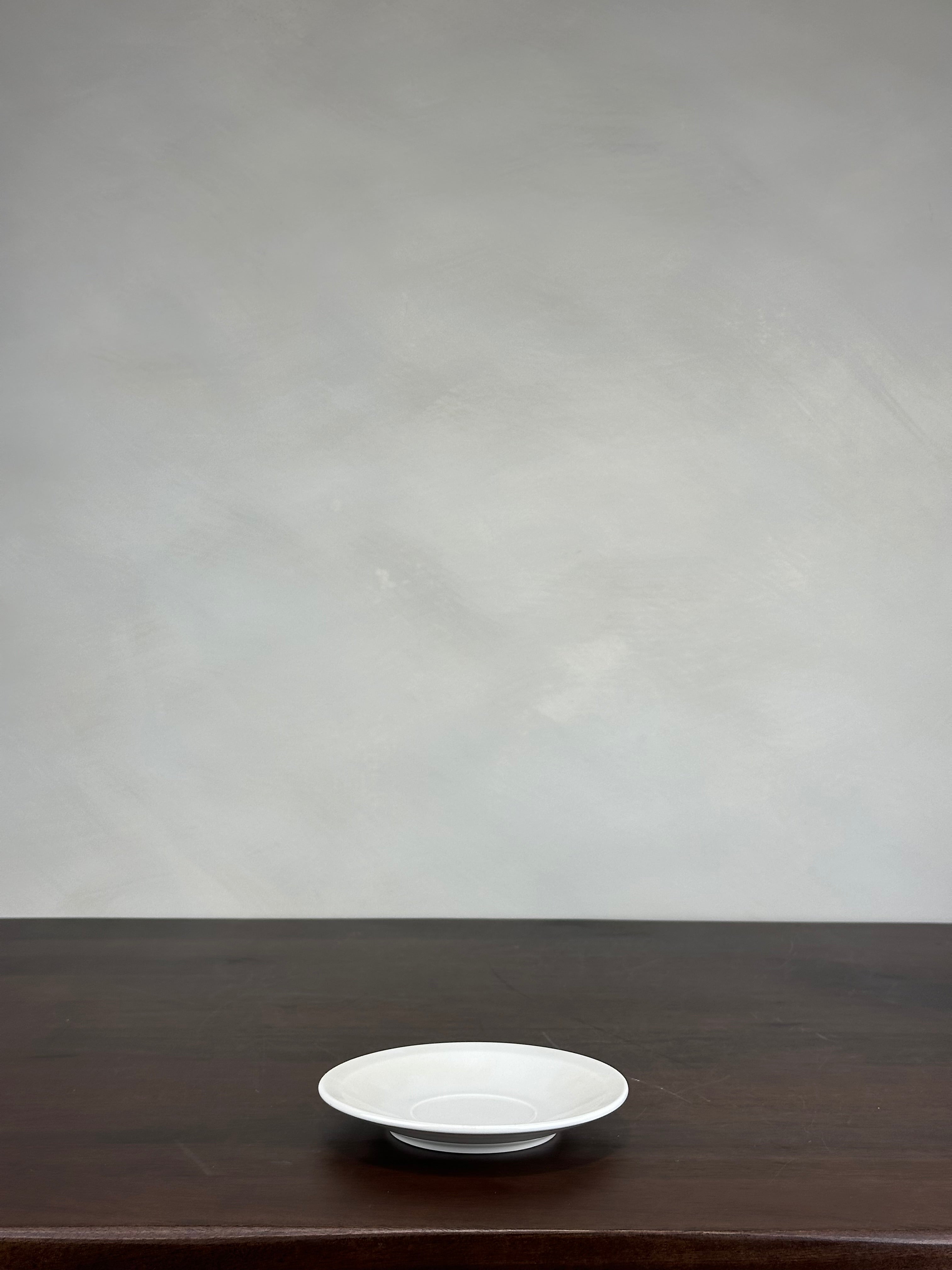 WHITE DESSERT PLATES